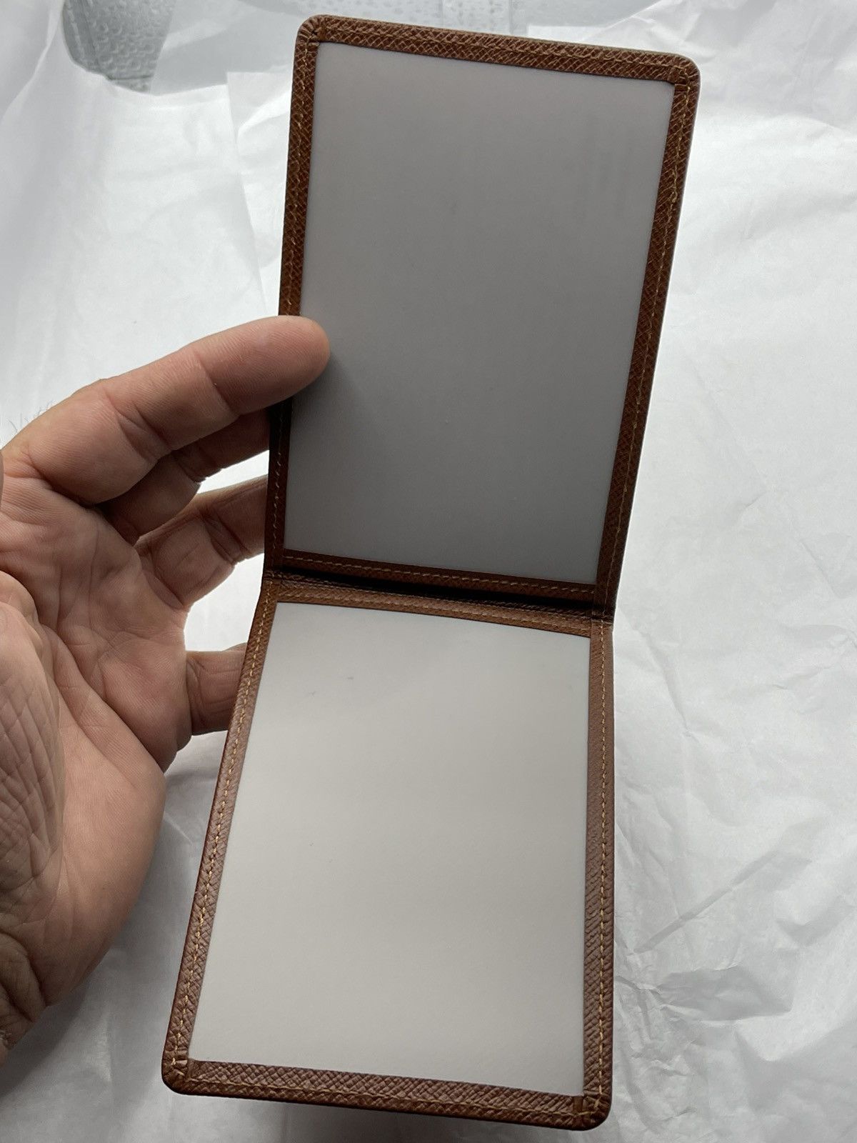 Louis Vuitton Louis Vuitton Green Epi Leather ID Card Holder Vintage Franc Size ONE SIZE - 5 Thumbnail