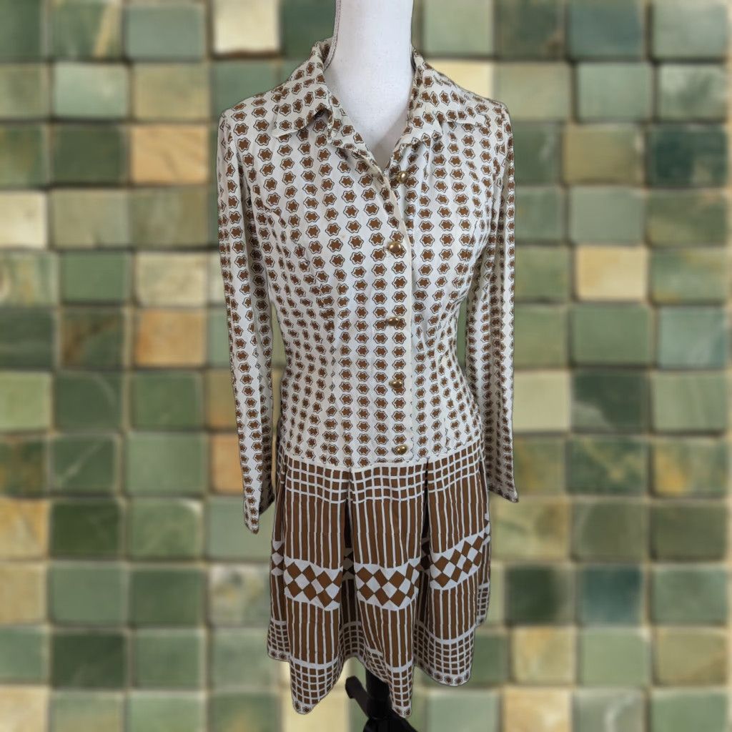 Vintage VINTAGE Montgomery Wards Shirt Dress M Ivory Knee Length Women Long Sleeve Size M / US 6-8 / IT 42-44 - 1 Thumbnail