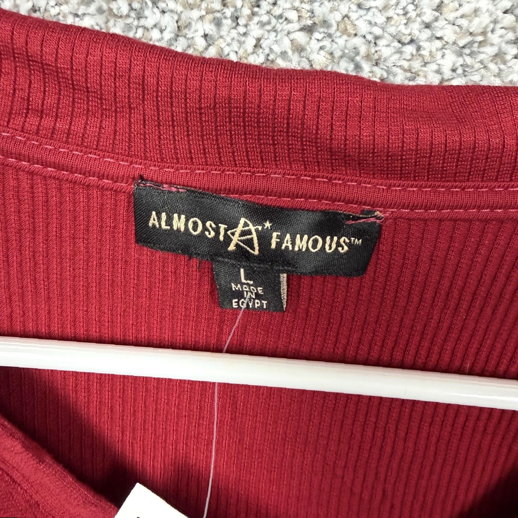 Almost Famous Almost Famous Top Womens Large Red Ribbed Knit V-Neck Cropped Preppy Y2K Size L / US 10 / IT 46 - 5 Thumbnail