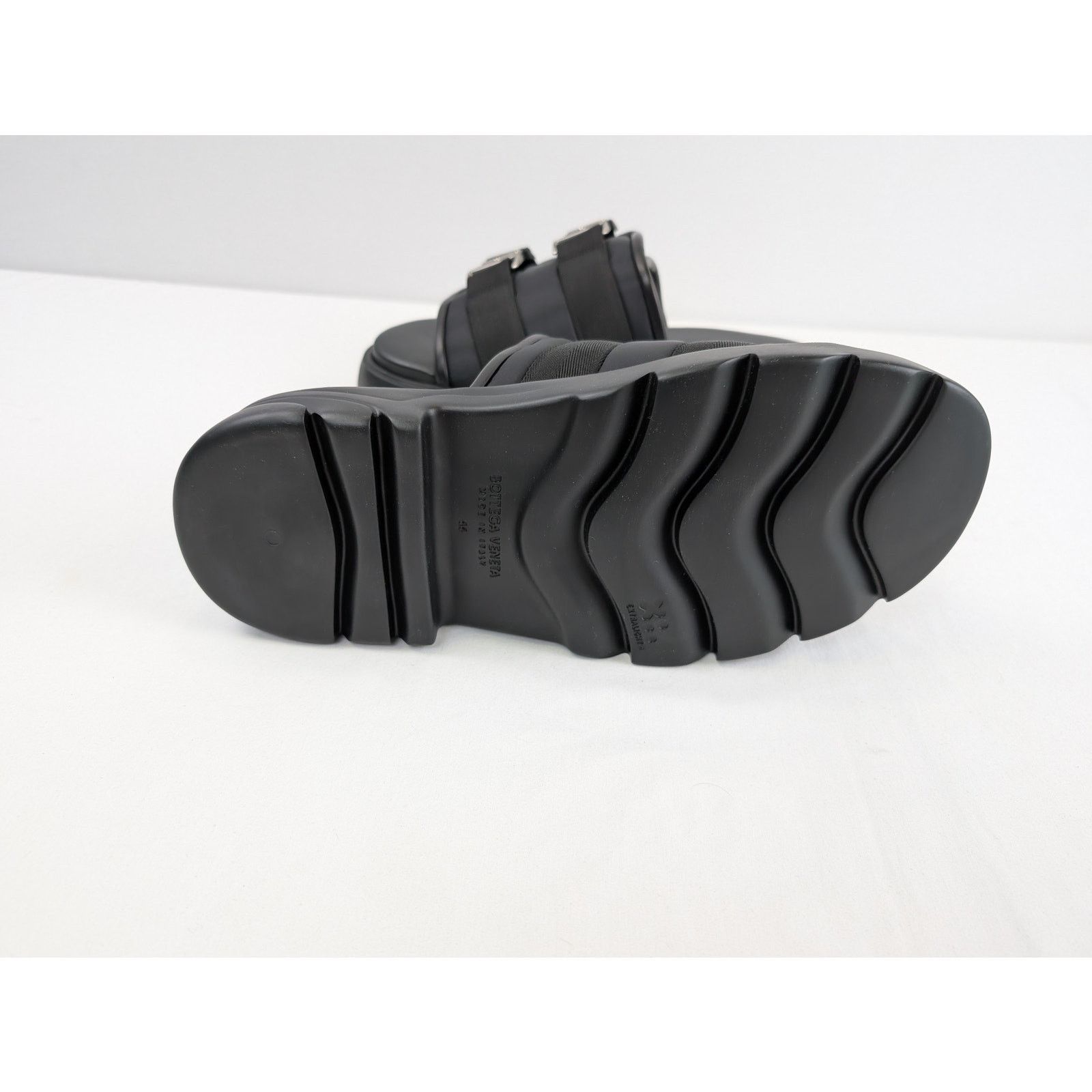 Bottega Veneta o1rshd1 Bomber Flash Sandal Slipper in Black Size US 11 / EU 44 - 13 Thumbnail
