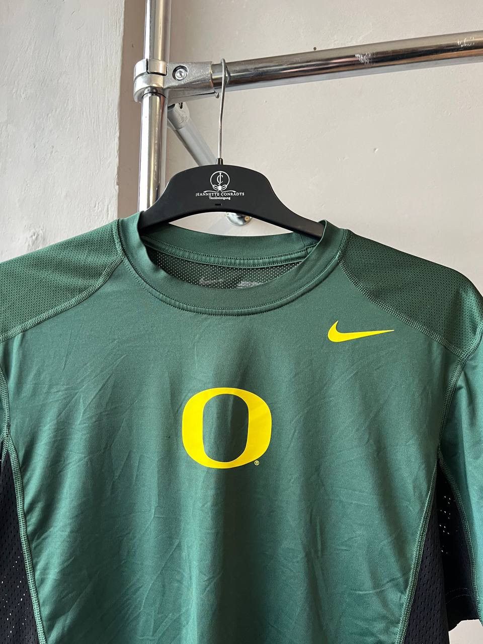 Nike 2014 OREGON DUCKS BIG LOGO TRAINING NIKE JERSEY T SHIRT SZ M Size US M / EU 48-50 / 2 - 4 Thumbnail