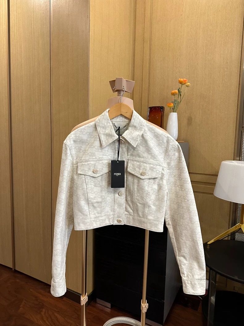 Fendi Fendi size 38 Short denim jacket Size US XXS / EU 40 - 1 Thumbnail