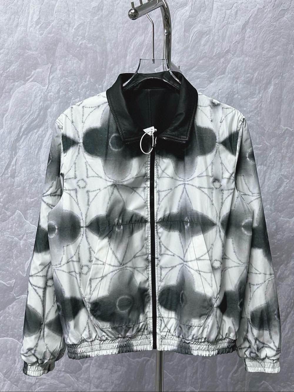 Louis Vuitton Louis Vuitton Reversible Leather Jacket Size 54 Size US L / EU 52-54 / 3 - 1 Thumbnail