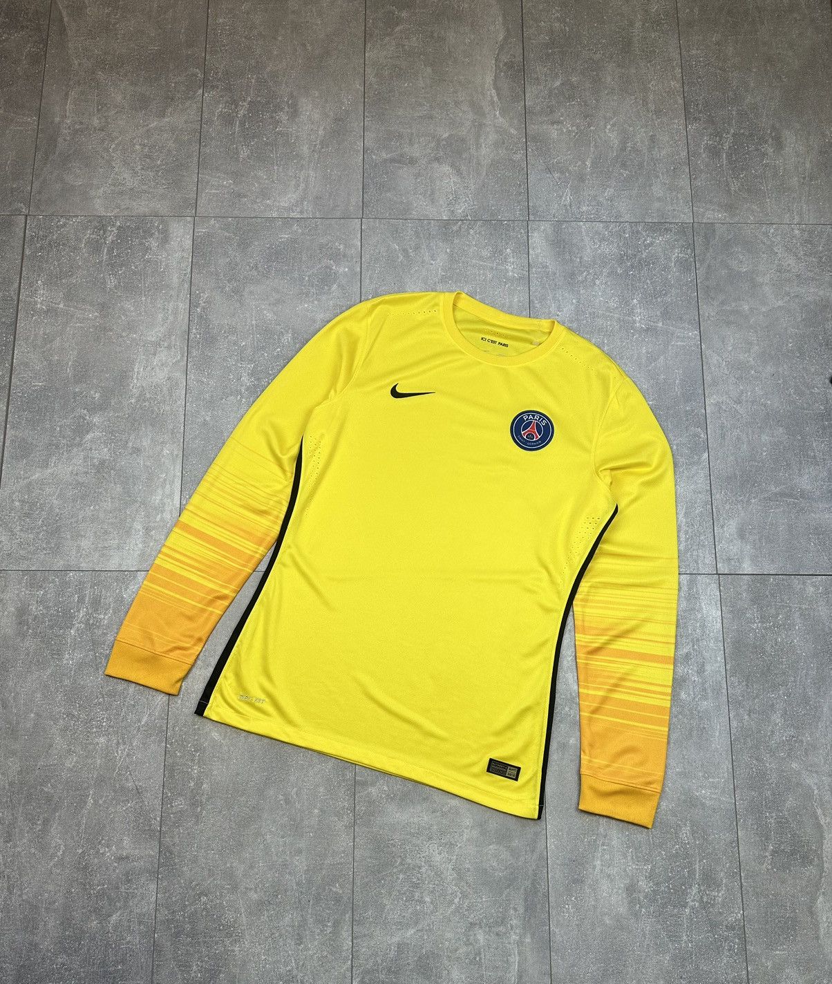 Vintage Nike Psg Paris Saint-Germain Player Issue Away Long Sleeve Size US L / EU 52-54 / 3 - 1 Thumbnail