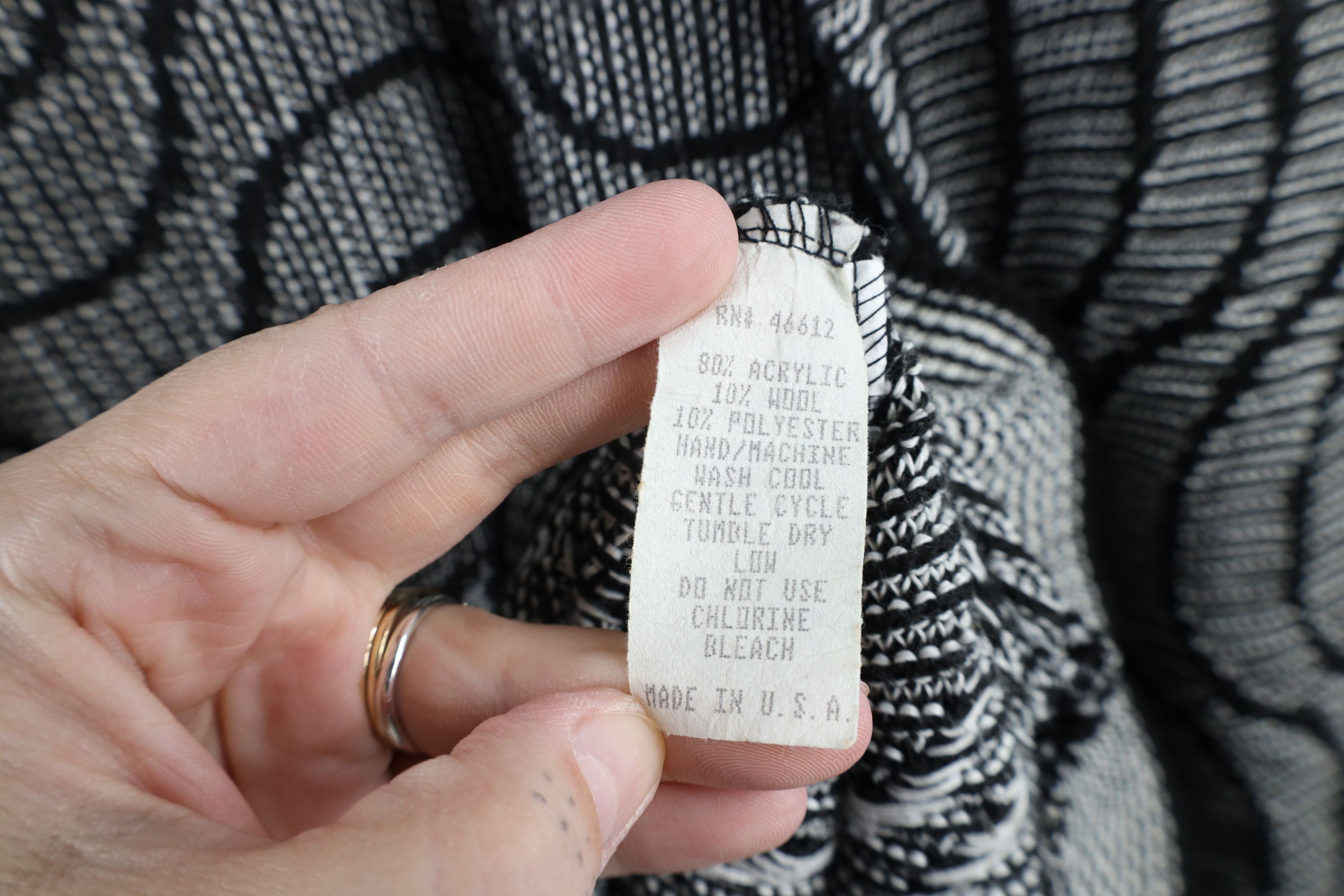 Vintage Vintage 90s Streetwear Wavy Ribbed Knit Crewneck Sweater USA Size US L / EU 52-54 / 3 - 6 Thumbnail