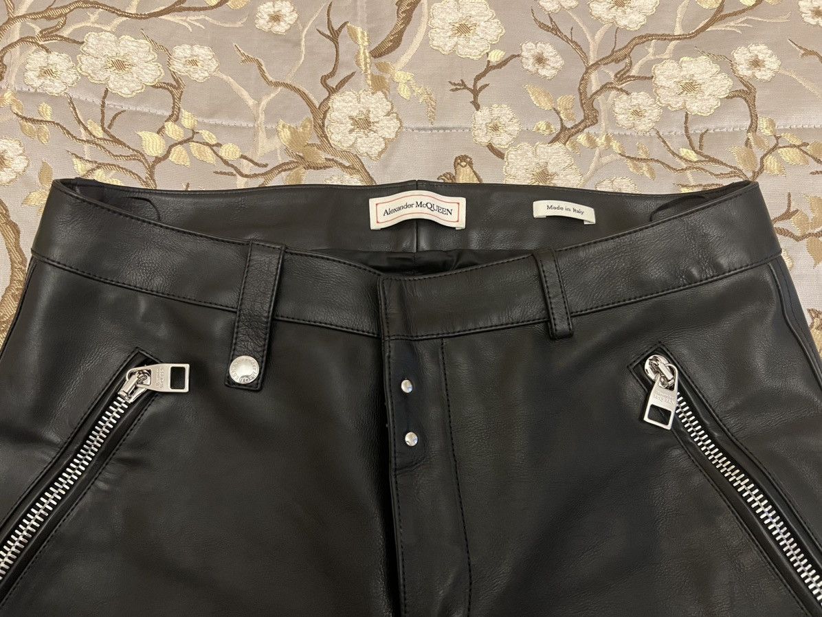 Alexander McQueen Alexander McQueen Mid-Rise Leather Pants Size US 33 - 2 Thumbnail