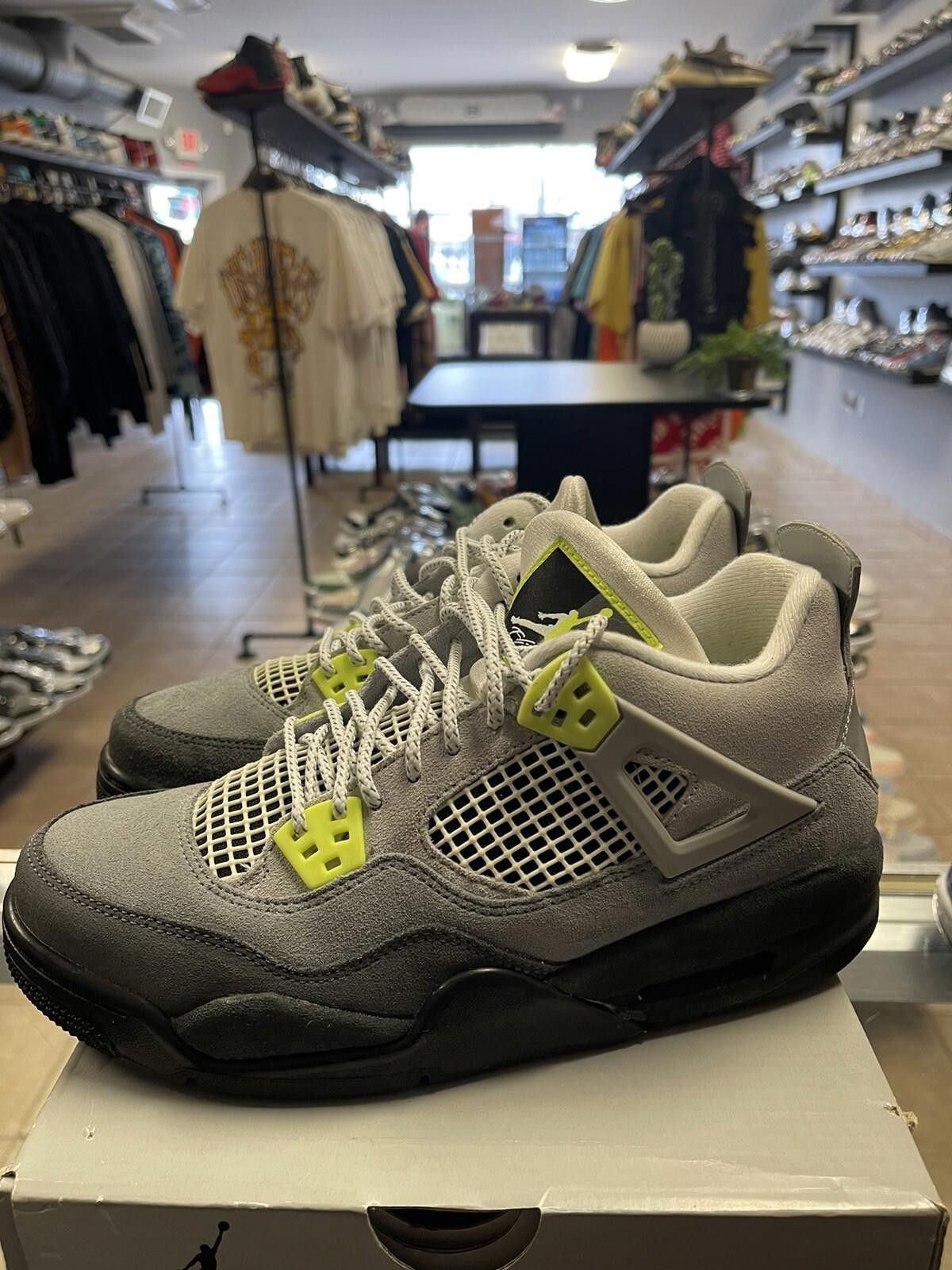 Jordan Brand Jordan 4 Retro SE 95 Neon 2020 Size 7y/8.5w Volt CT5343-007 Size US 7 / EU 40 - 1 Thumbnail