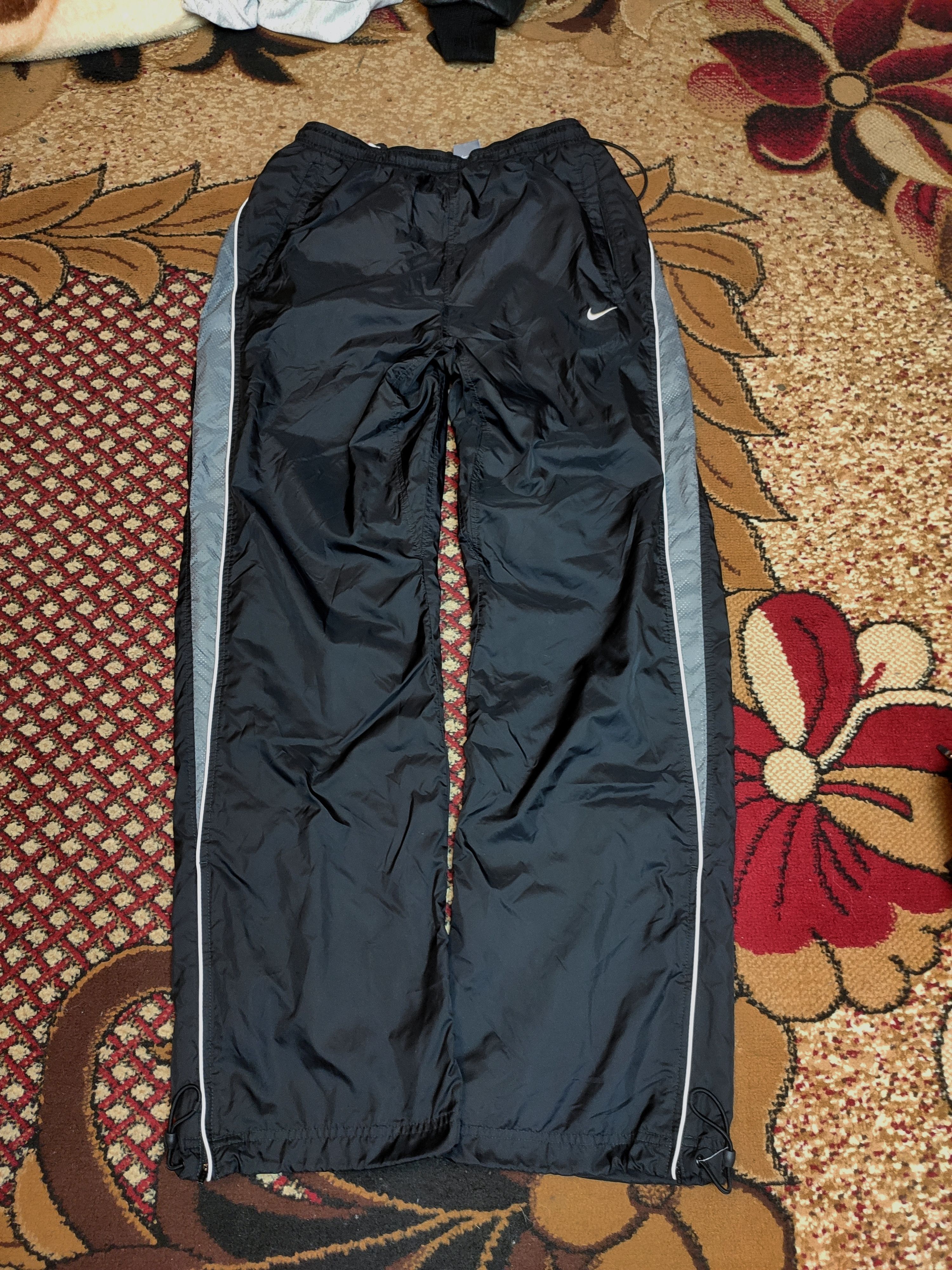 Nike × Vintage Nike vintage trackpants sweatpants 00s flared parachute L/XL Size US 34 / EU 50 - 2 Thumbnail