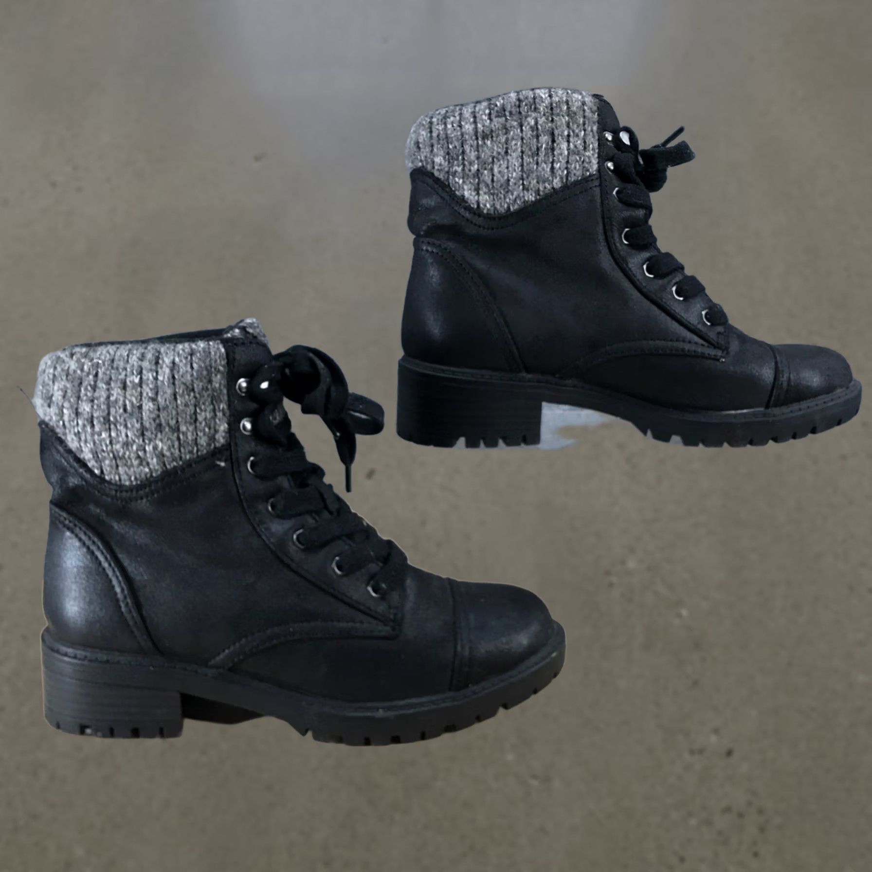 Vintage Universal Thread Boots Womens 6 Cap Toe Winter Ankle Bootie Black Faux Leather Size ONE SIZE - 1 Thumbnail