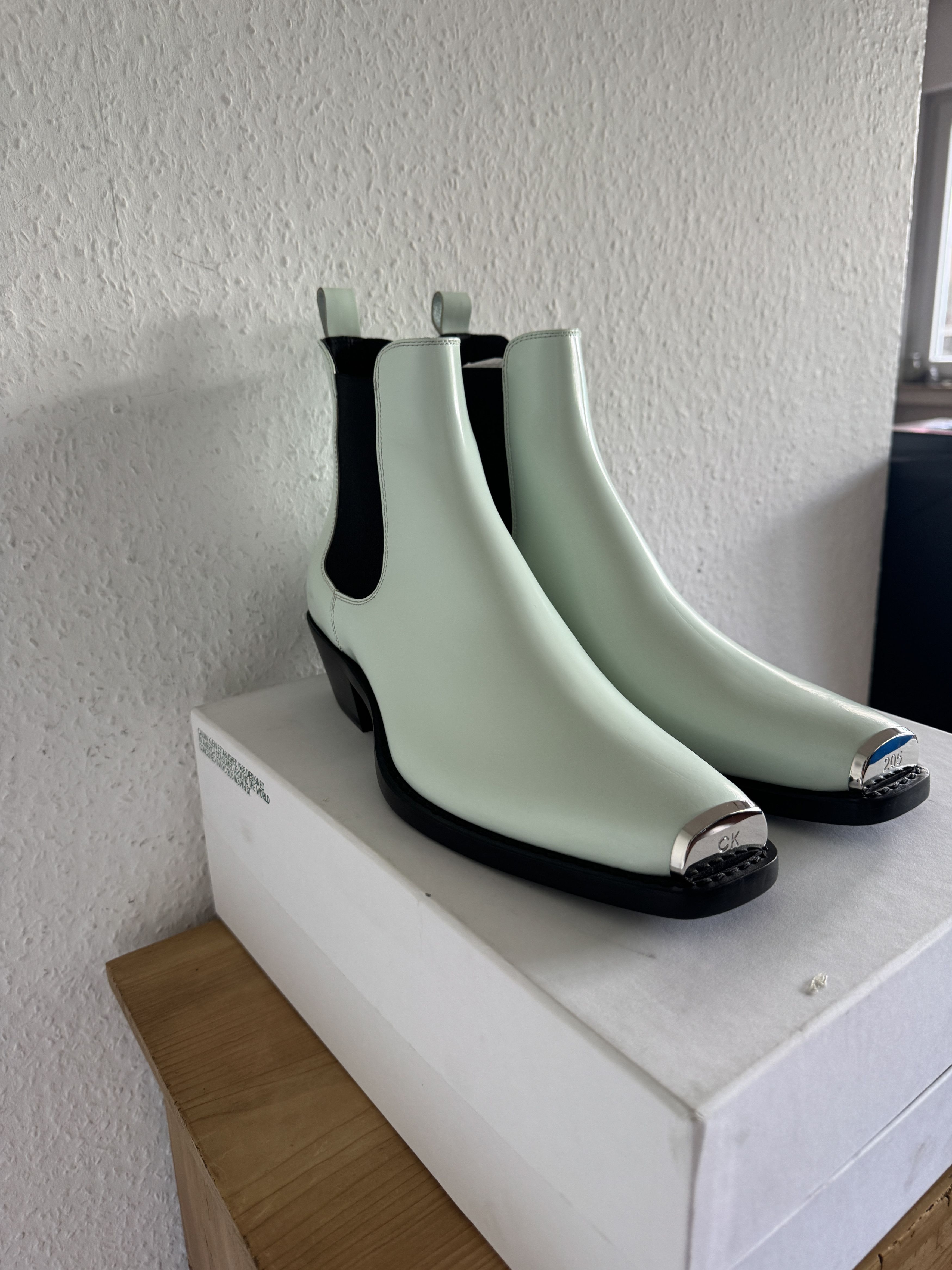 Calvin Klein 205W39NYC Baby Blue Leather Chelsea Boot Size US 11 / EU 44 - 5 Thumbnail