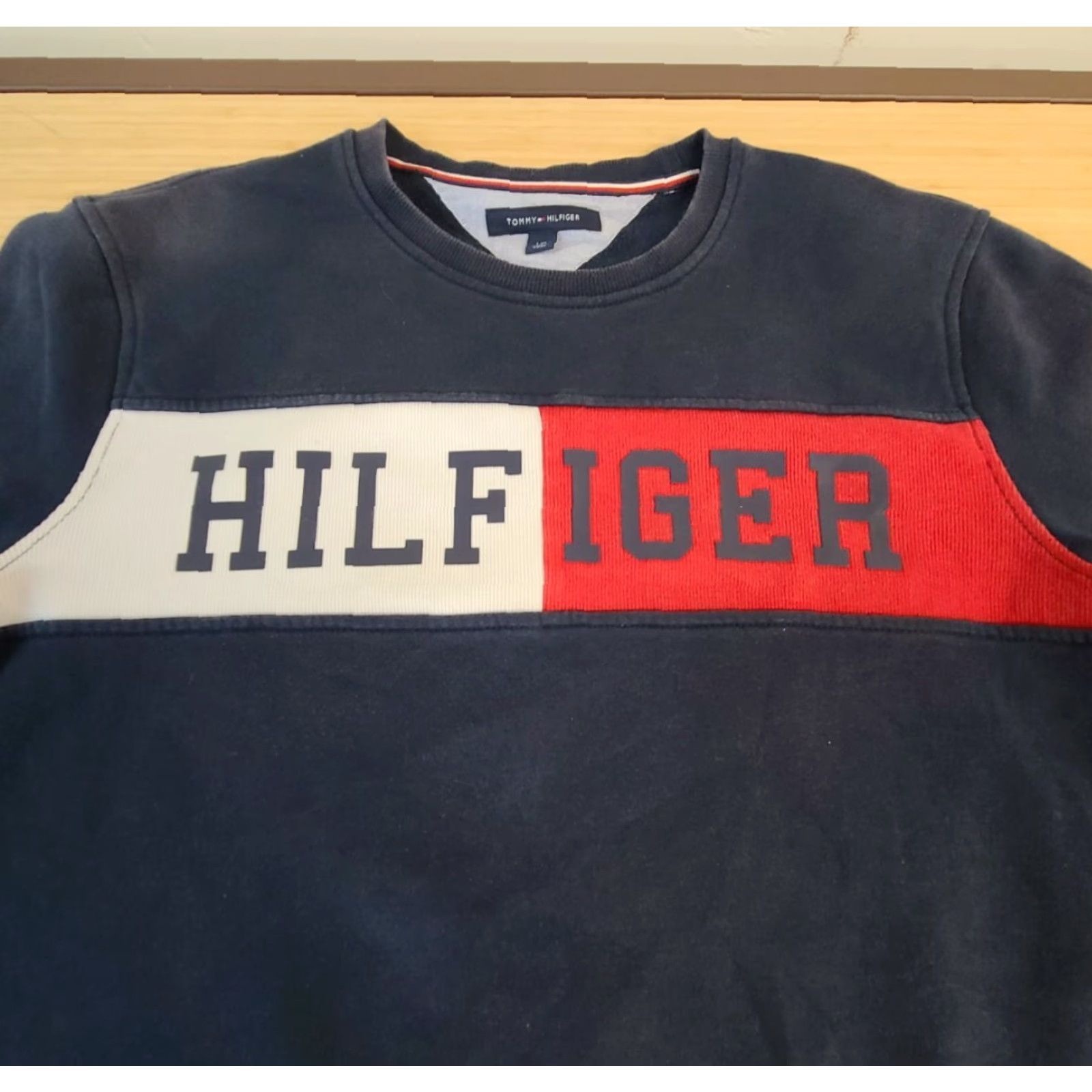 Tommy Hilfiger VINTAGE Tommy Hilfiger Long Sleeve Ribbed Crew Neck Pullover Sweatshirt Navy Size Large Mens Size US L / EU 52-54 / 3 - 3 Thumbnail