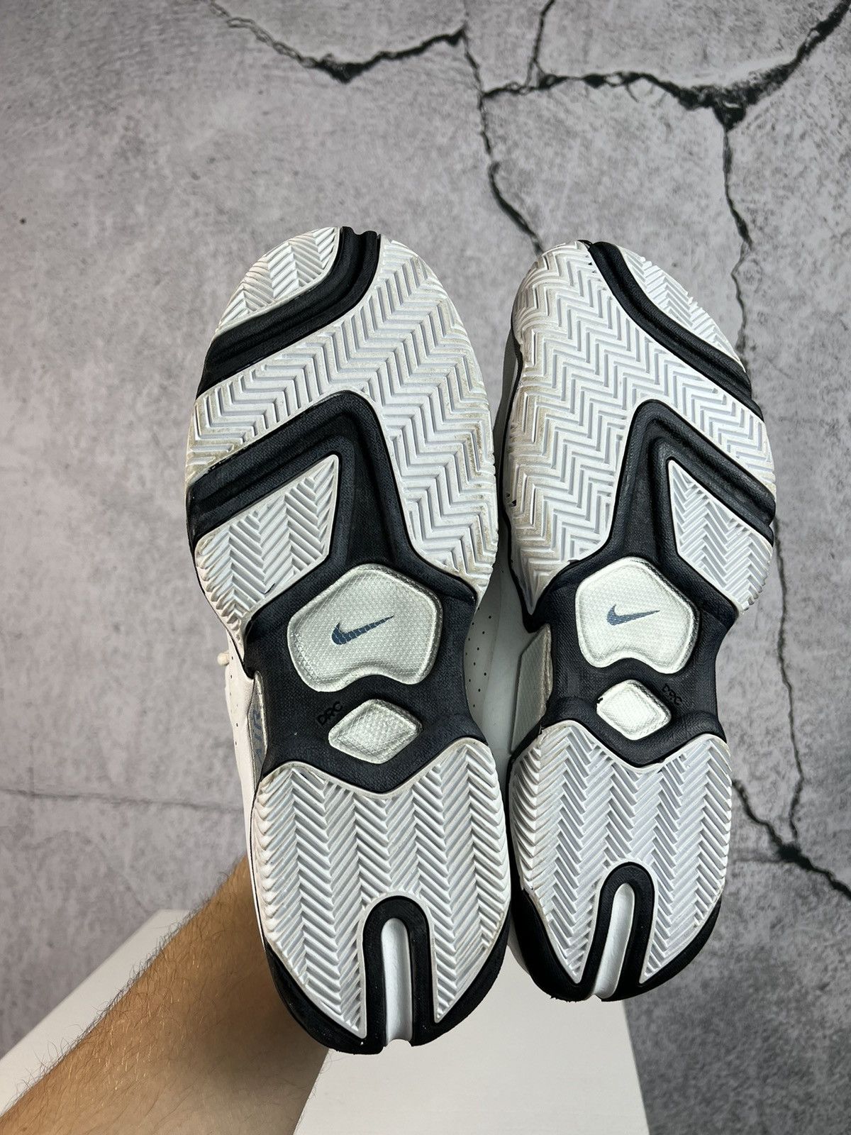 Nike Vintage Nike Air 00s 2003 White/black sneakers shoe Size US 9.5 / EU 42-43 - 3 Thumbnail