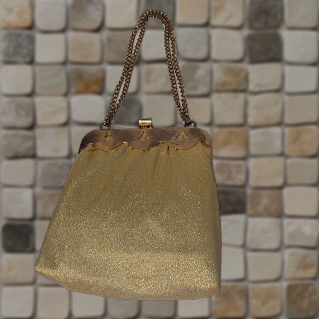 Vintage VINTAGE Gold Purse Eveningwear Clutch Handbag Formal Chain 7"x8" Women Purse, Gold, Polyester, Unbranded, Scalloped Edges Size ONE SIZE - 1 Thumbnail