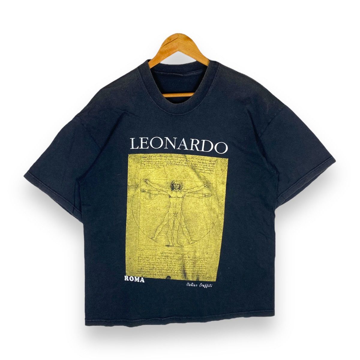 image of Leonardo Da Vinci Roma Italian Graffiti Fine Art Tee in Black, Men's (Size Large)
