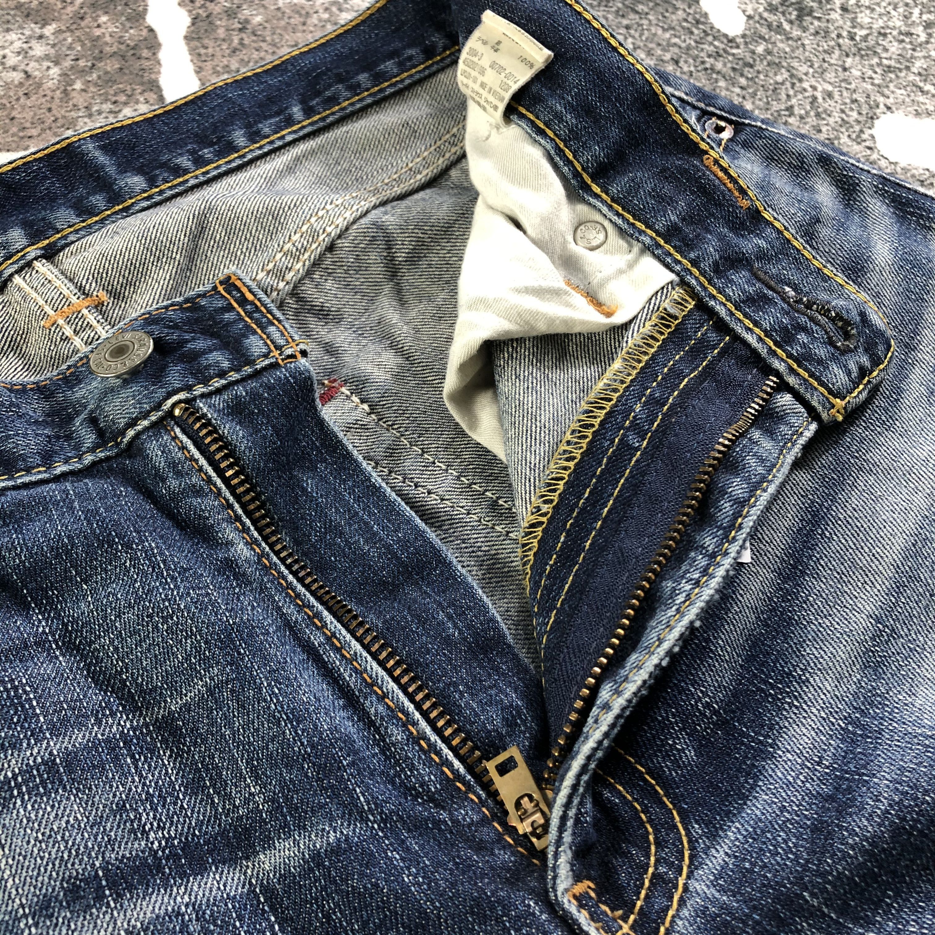 Levi's Vintage Levis Jeans 702 Faded Blue Denim KJ2491 Size US 31 - 8 Thumbnail