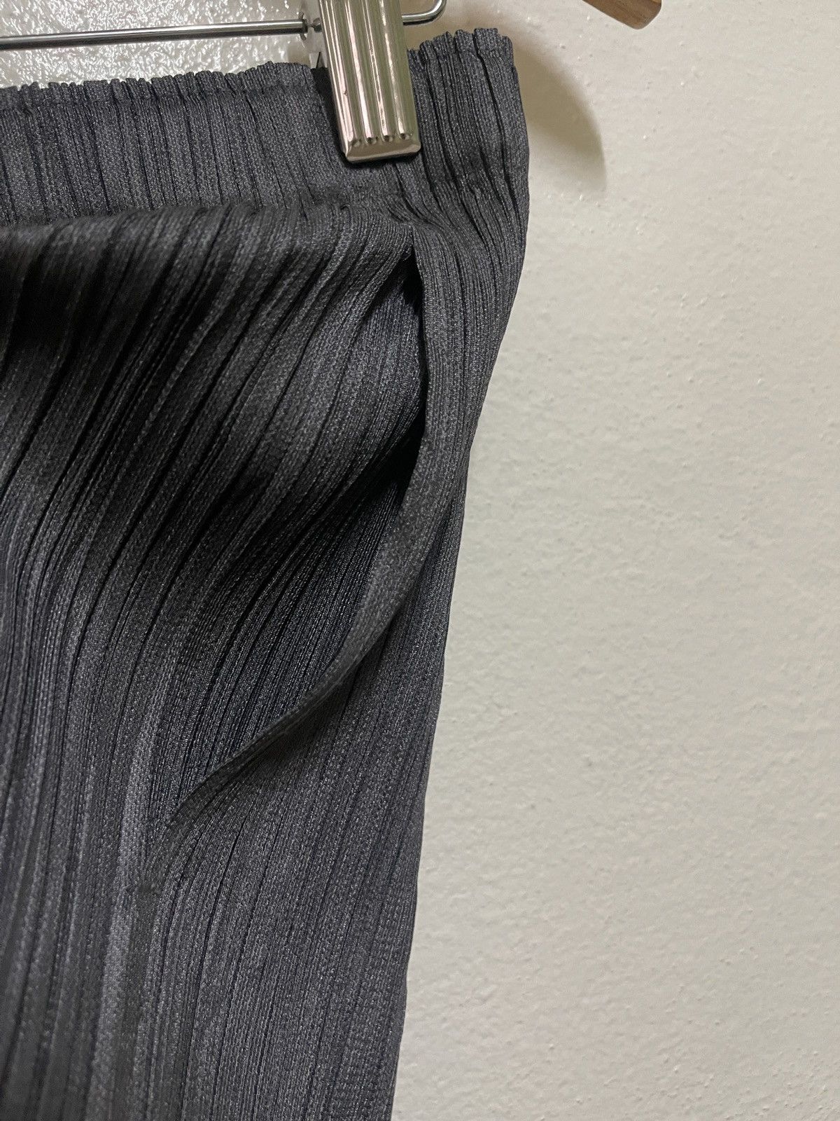 Pleats Please Issey Miyake PLEATS PLEASE High-Waist Tapered Leg Trousers Size 30" / US 8 / IT 44 - 11 Thumbnail