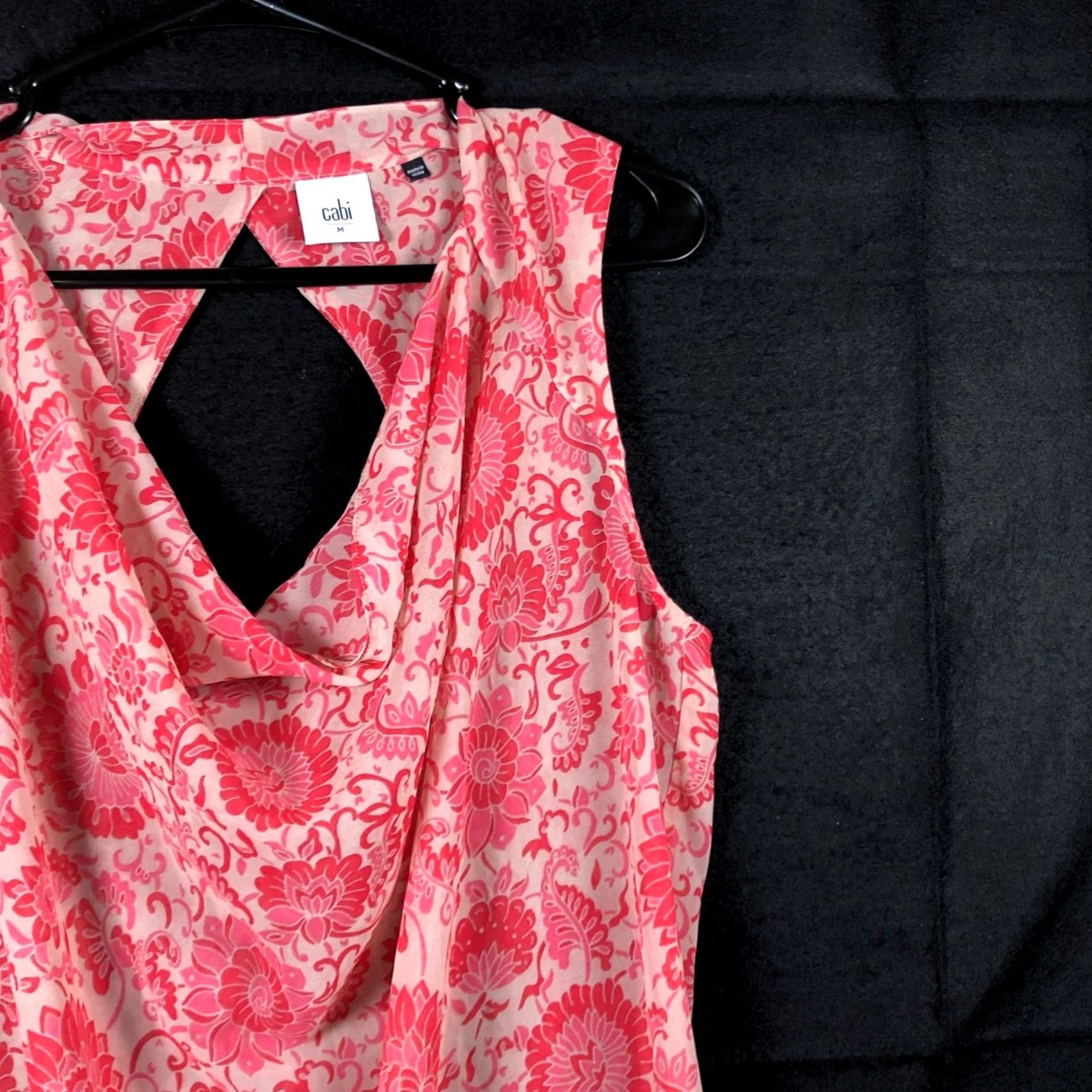 Vintage CAbi Blouse Pink Floral Crew Neck Sleeveless Open Key Hole Back Medium Womens Shirt Size M / US 6-8 / IT 42-44 - 5 Thumbnail