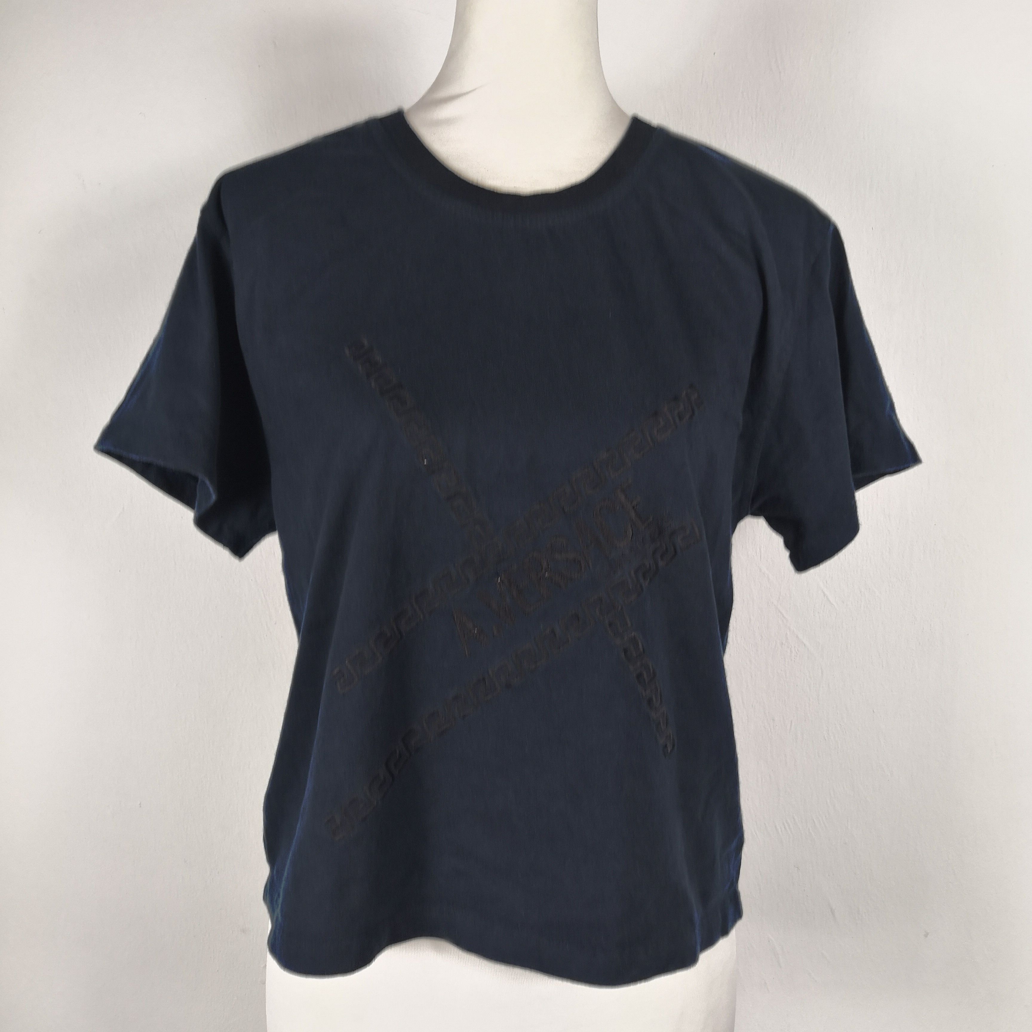 Japanese Brand Vintage 90s Versace T-Shirt Versace Medusa Crewneck Tees Size M / US 6-8 / IT 42-44 - 2 Thumbnail