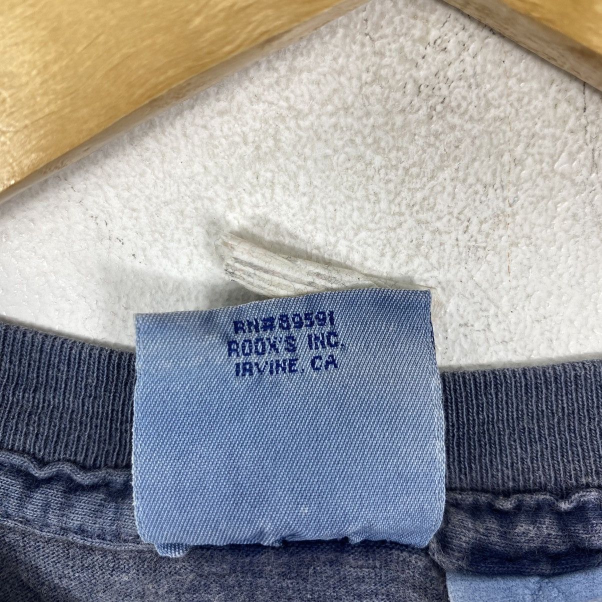 Vintage Vintage 90s Toes on the Nose Surf T-Shirt Blue L Size US L / EU 52-54 / 3 - 7 Thumbnail