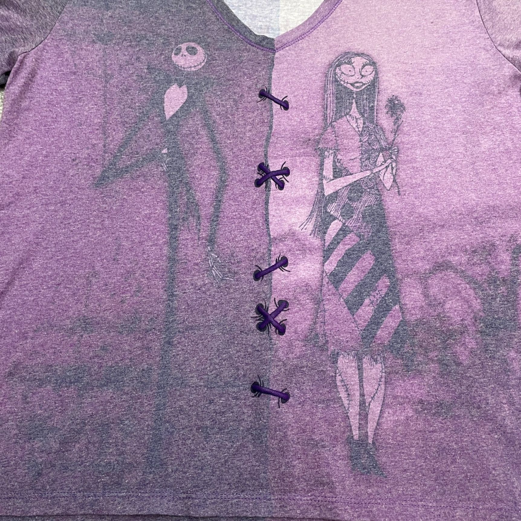 Disney Disney Nightmare Before Christmas Jack & Sally Purple T-Shirt Lace Up V-Neck Women’s Large Casual Gothic Grunge Size L / US 10 / IT 46 - 4 Thumbnail