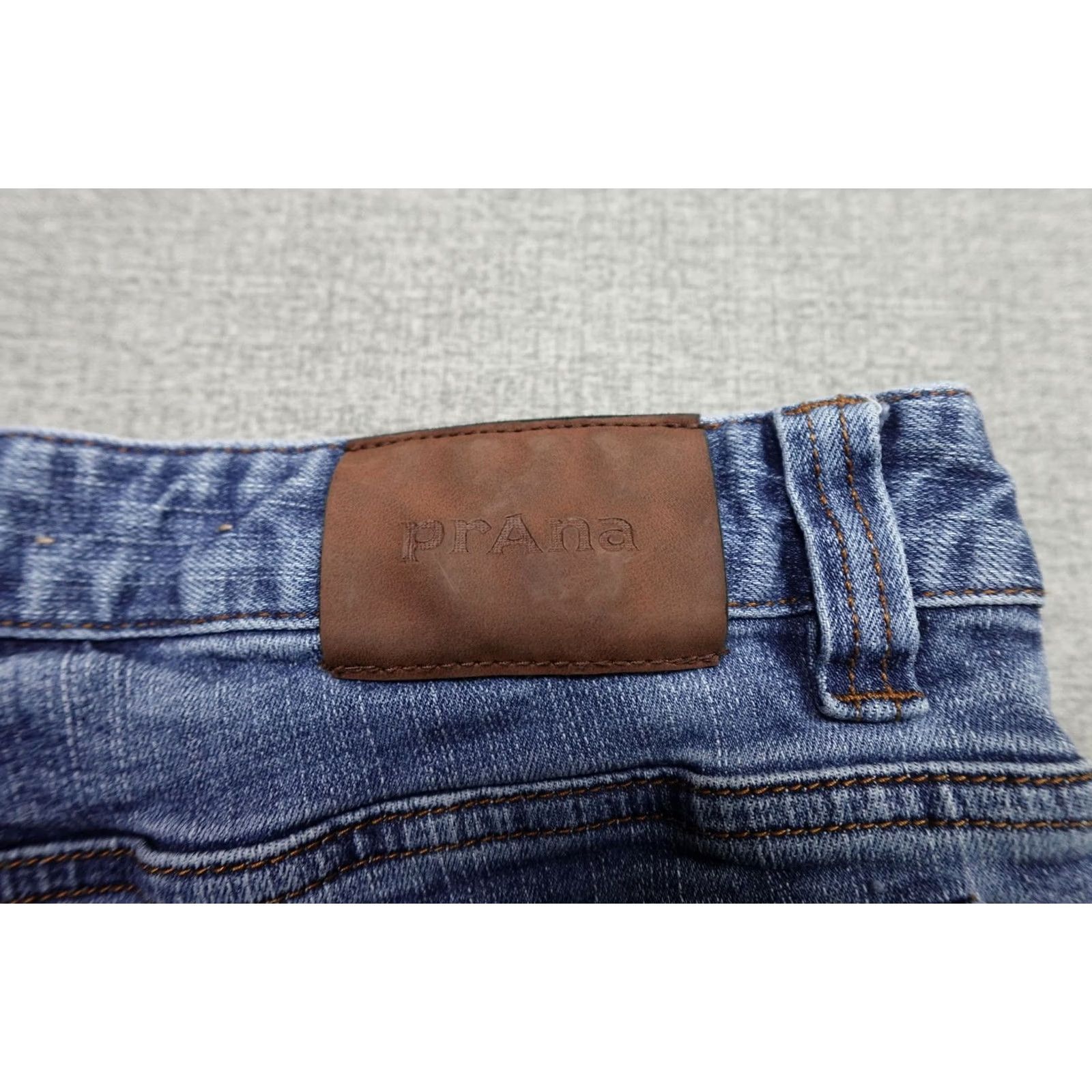 Prana PrAna Slim Jeans Mens 32x30 Blue Medium Denim Straight Pants 5-Pocket Zip Fly Logo Patch Casual Size US 32 / EU 48 - 2 Thumbnail