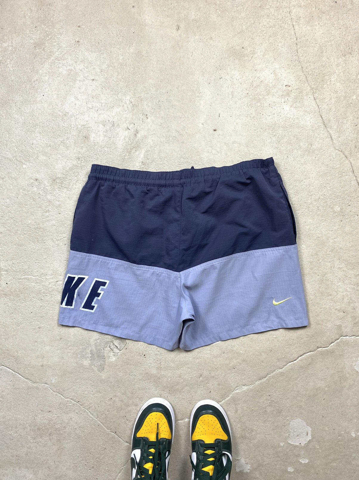Nike Vintage 1990’s Nike Shorts Big Logo Tn Zm 95 97 Hype Y2K Size US 36 / EU 52 - 2 Thumbnail