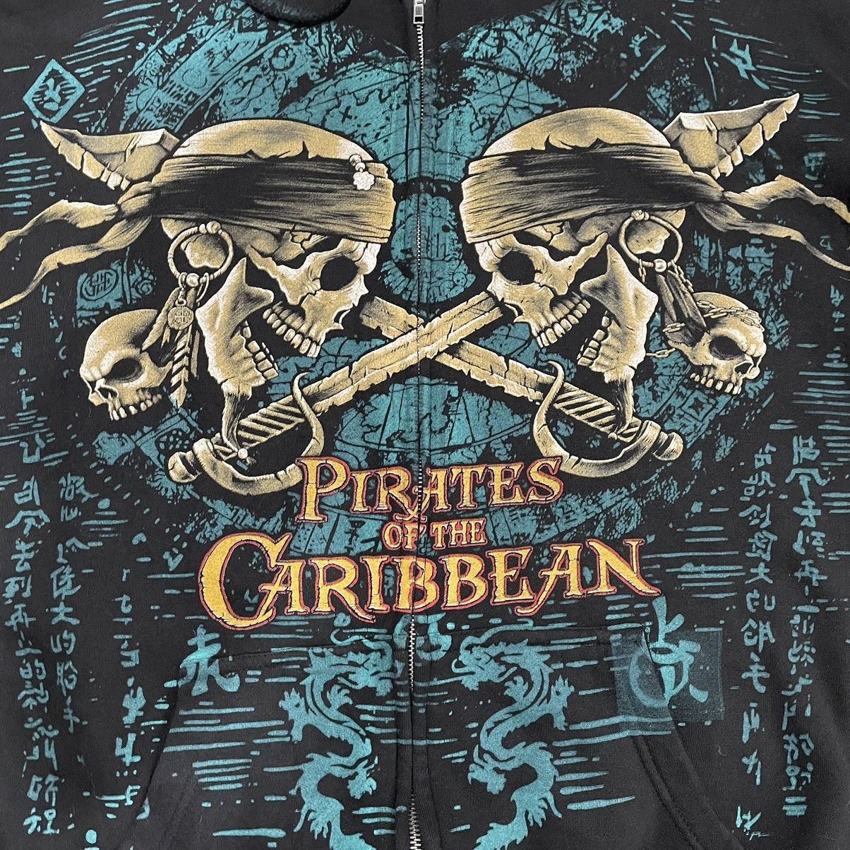 Disney 🔥Rare🔥Vintage Pirates Of The Caribbean OVP Hoodie Size US XL / EU 56 / 4 - 4 Thumbnail