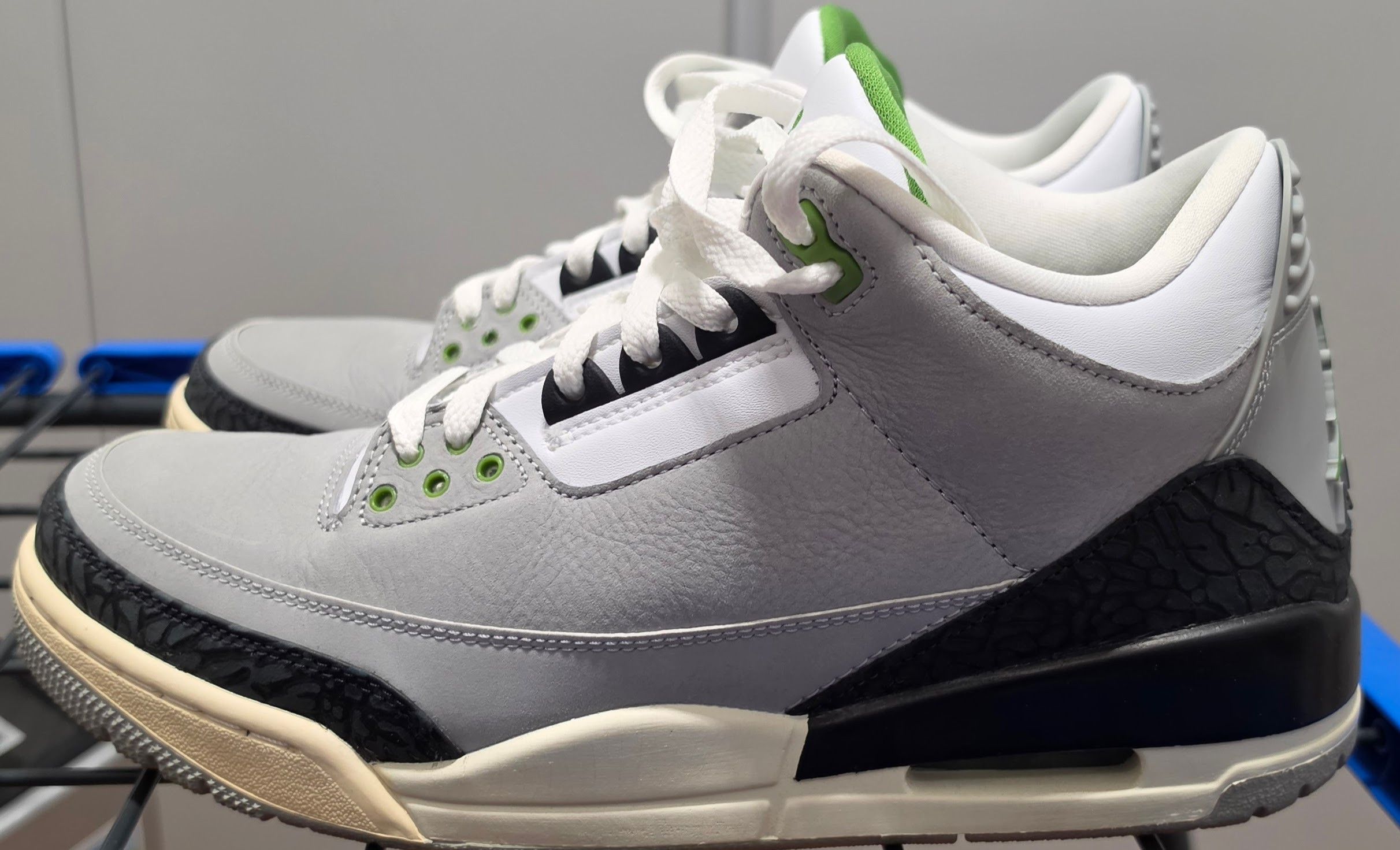 Jordan Brand Jordan 3 Retro Chlorophyll (US 9.5) Size US 9.5 / EU 42-43 - 1 Thumbnail