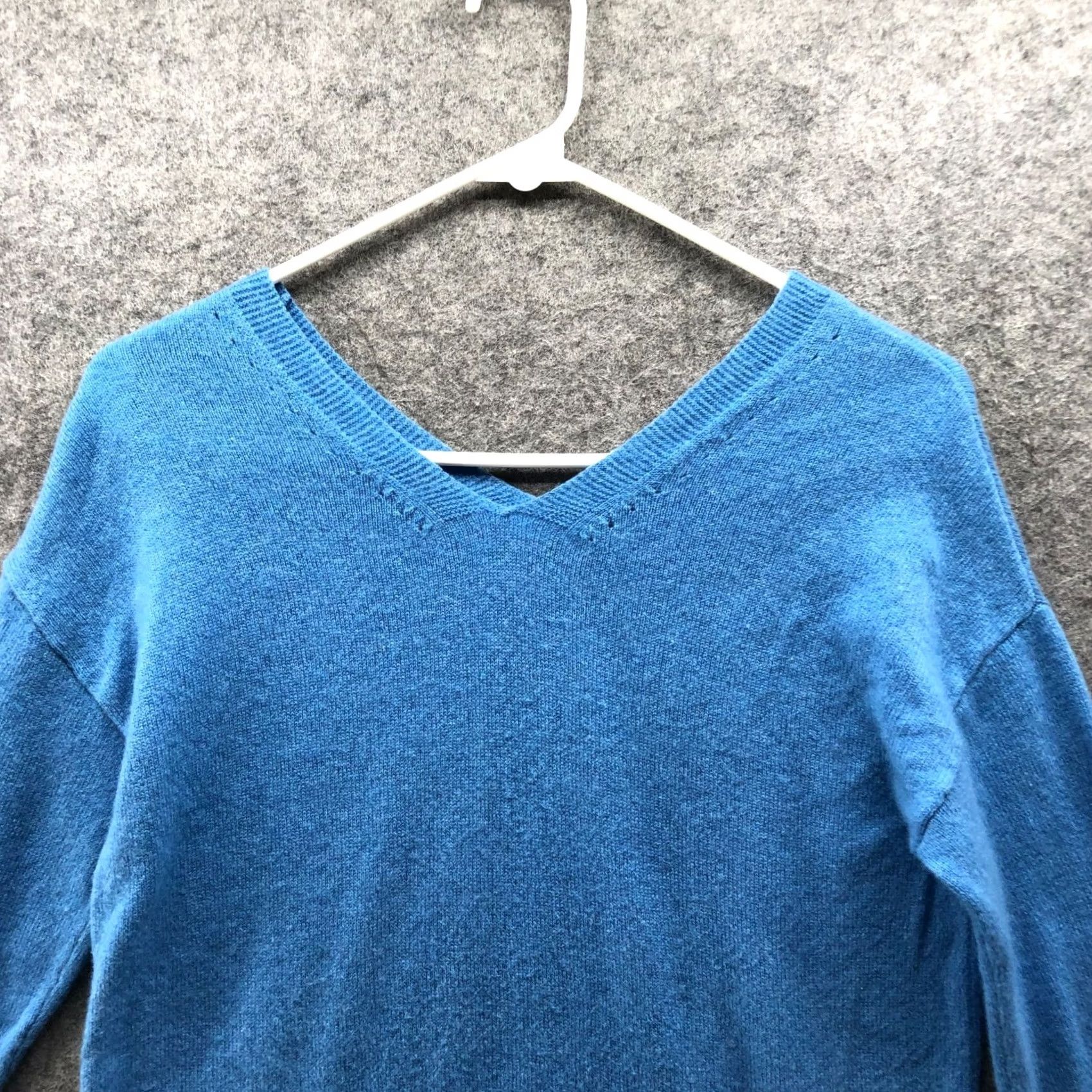 J.McLaughlin J. McLaughlin 100% Cashmere Sweater Womens XS V-Neck Light Blue Shirt Pullover Winter Fall Casual Ladies XS Women's Pullover Cashmere V-Neck Blue Size XS / US 0-2 / IT 36-38 - 3 Thumbnail