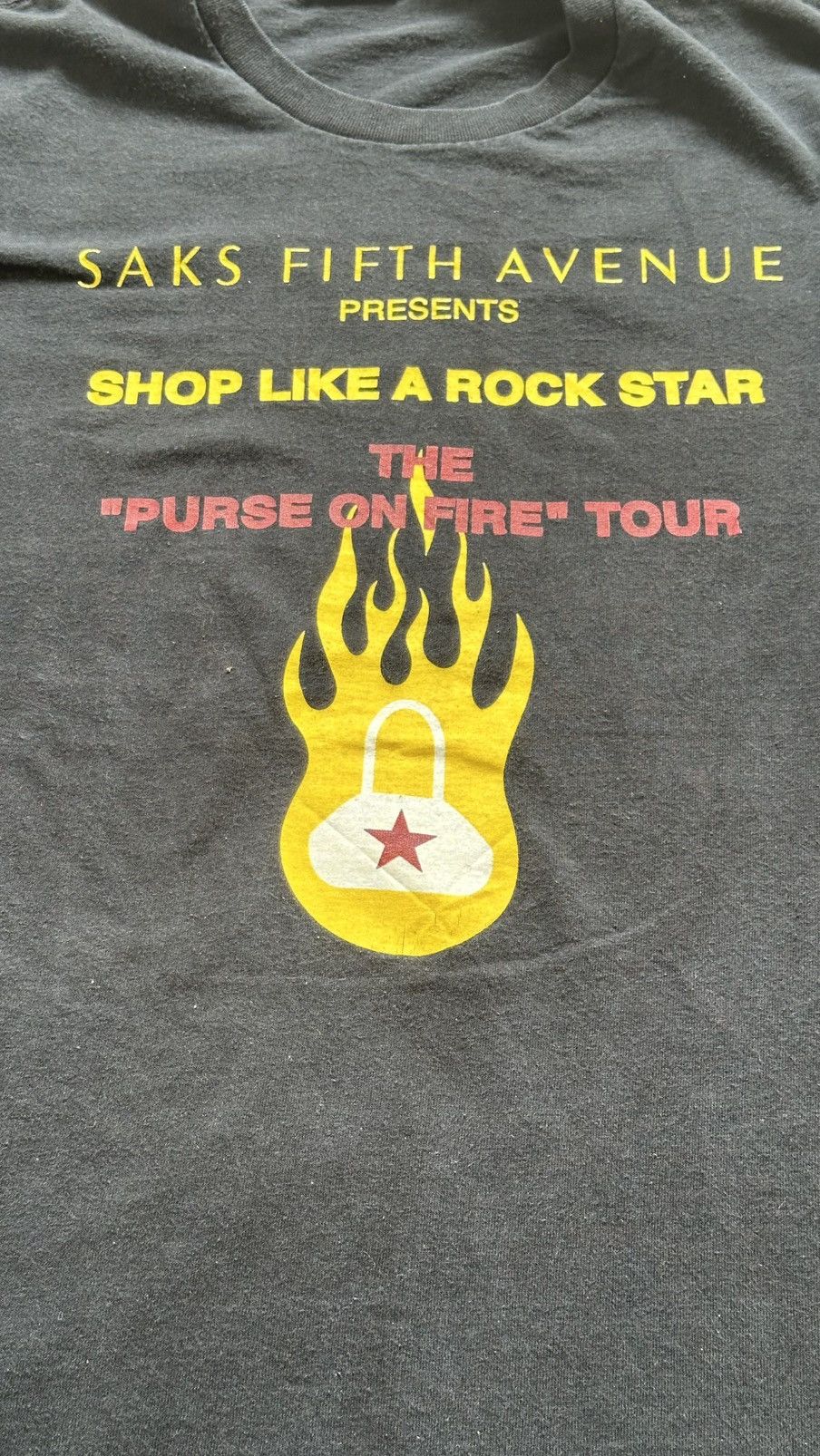 Fruit Of The Loom × Vintage VINTAGE SAKS FIFTH AVENUE SHOPPING TOUR TEE Size US M / EU 48-50 / 2 - 2 Thumbnail