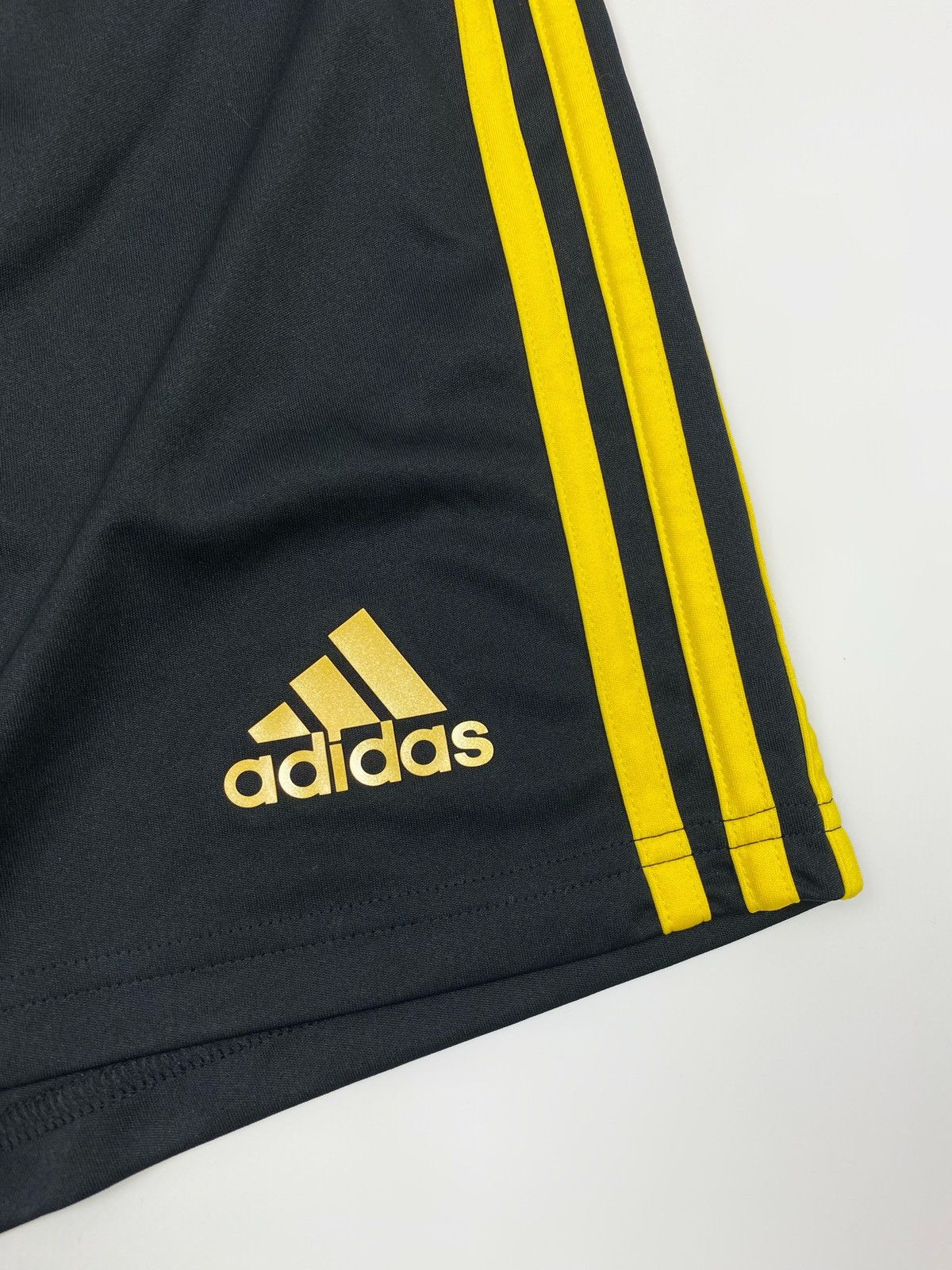 Adidas Season 2019/20 Adidas Arsenal FC Soccer Football Shorts Size US 34 / EU 50 - 3 Thumbnail