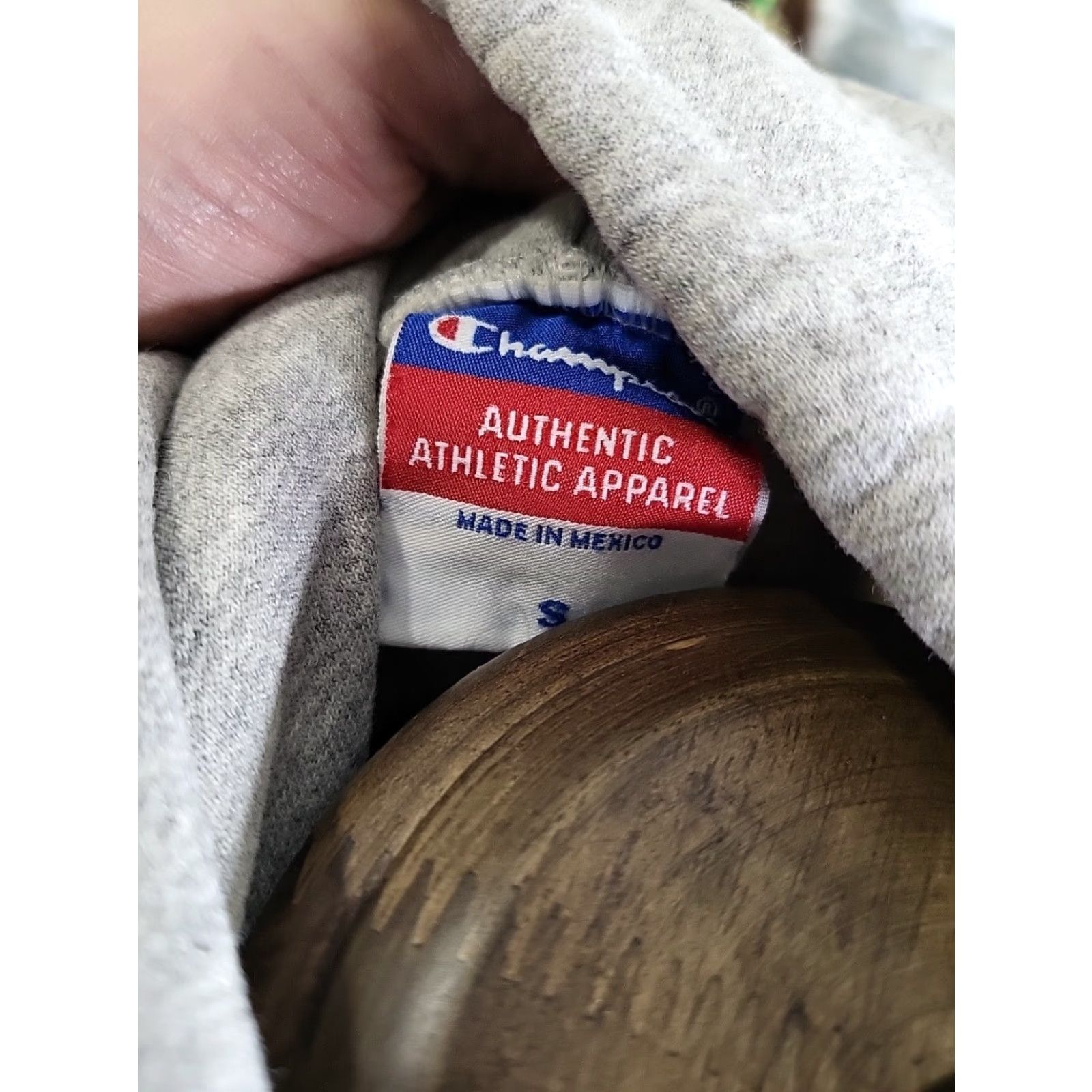Champion VINTAGE Champion Loyola University Hoodie Sweatshirt Grey Sz Sm Ships Fast Size US S / EU 44-46 / 1 - 5 Thumbnail