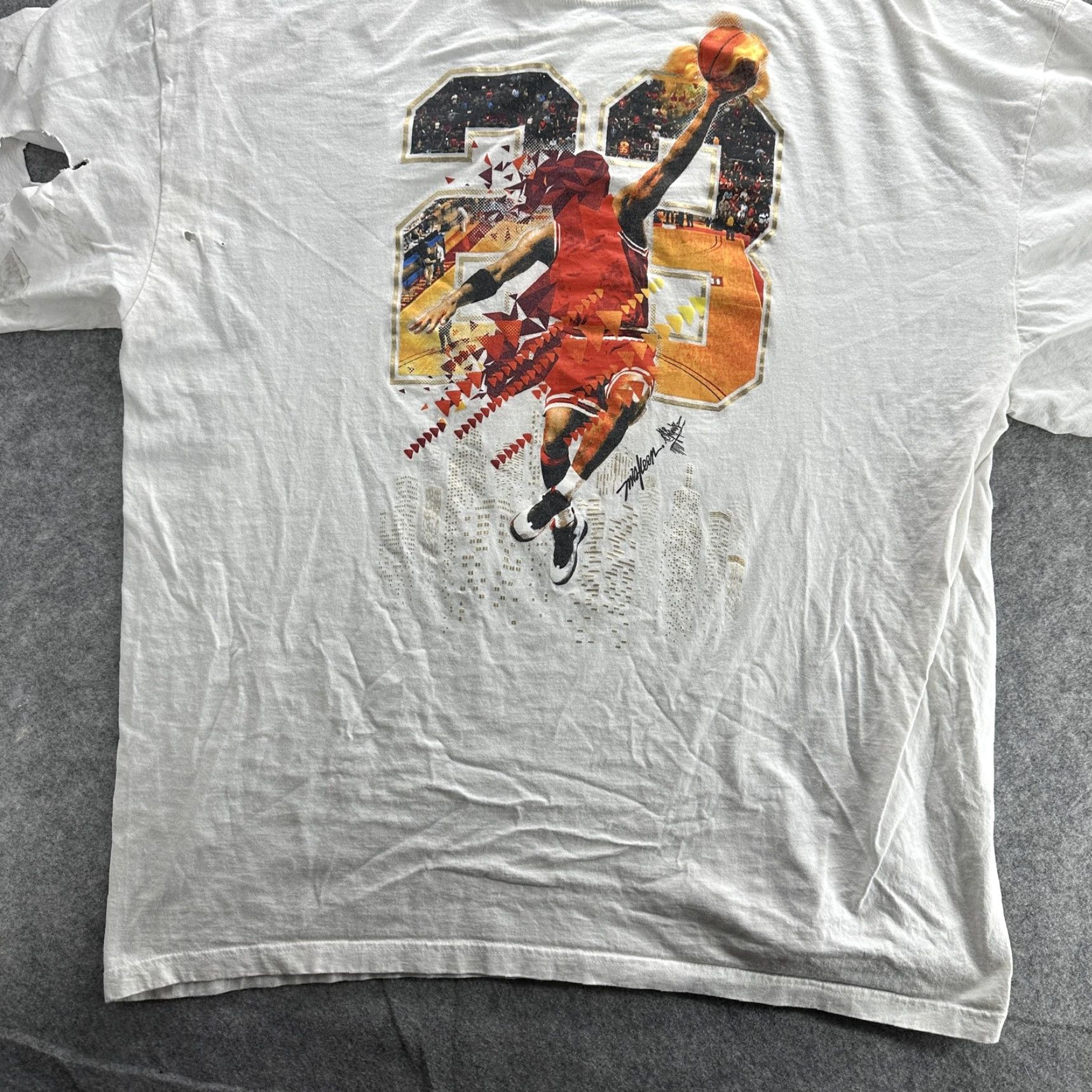 Jordan Brand Mijleen 6XL White Michael Jordan Basketball Graphic Tee Distressed Mens Sports T-Shirt Size US XXL / EU 58 / 5 - 3 Thumbnail