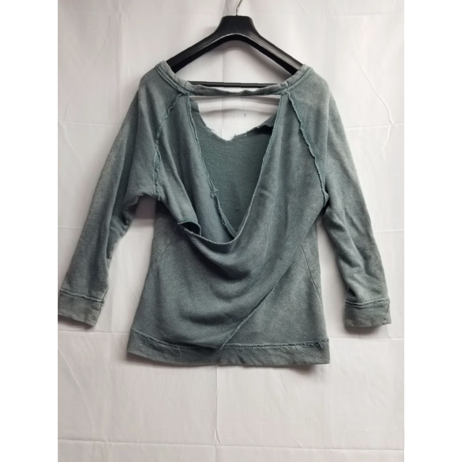 Free People Free People Sweatshirt Long Sleeve Women Crew Neck Oversized Distressed Gray M Pullover Cotton Polyester See All Pics Size M / US 6-8 / IT 42-44 - 2 Thumbnail