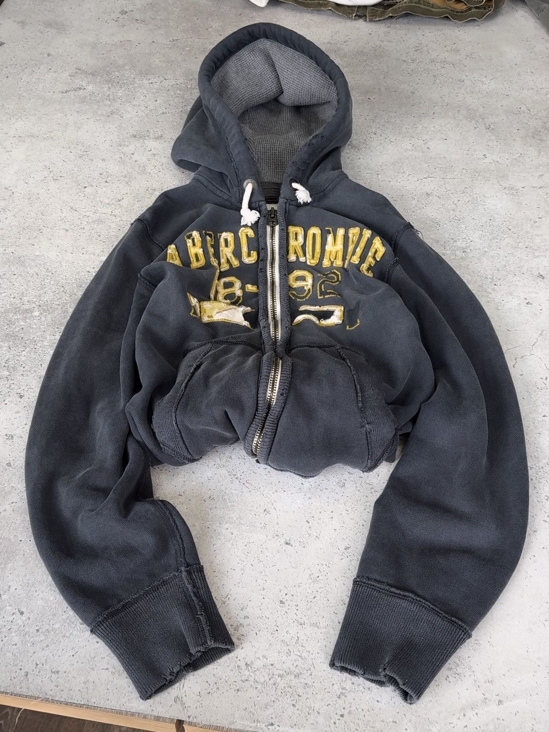 Abercrombie & Fitch Abercrombie & Fitch 00s Vintage Distressed Hoodie Size US S / EU 44-46 / 1 - 1 Thumbnail