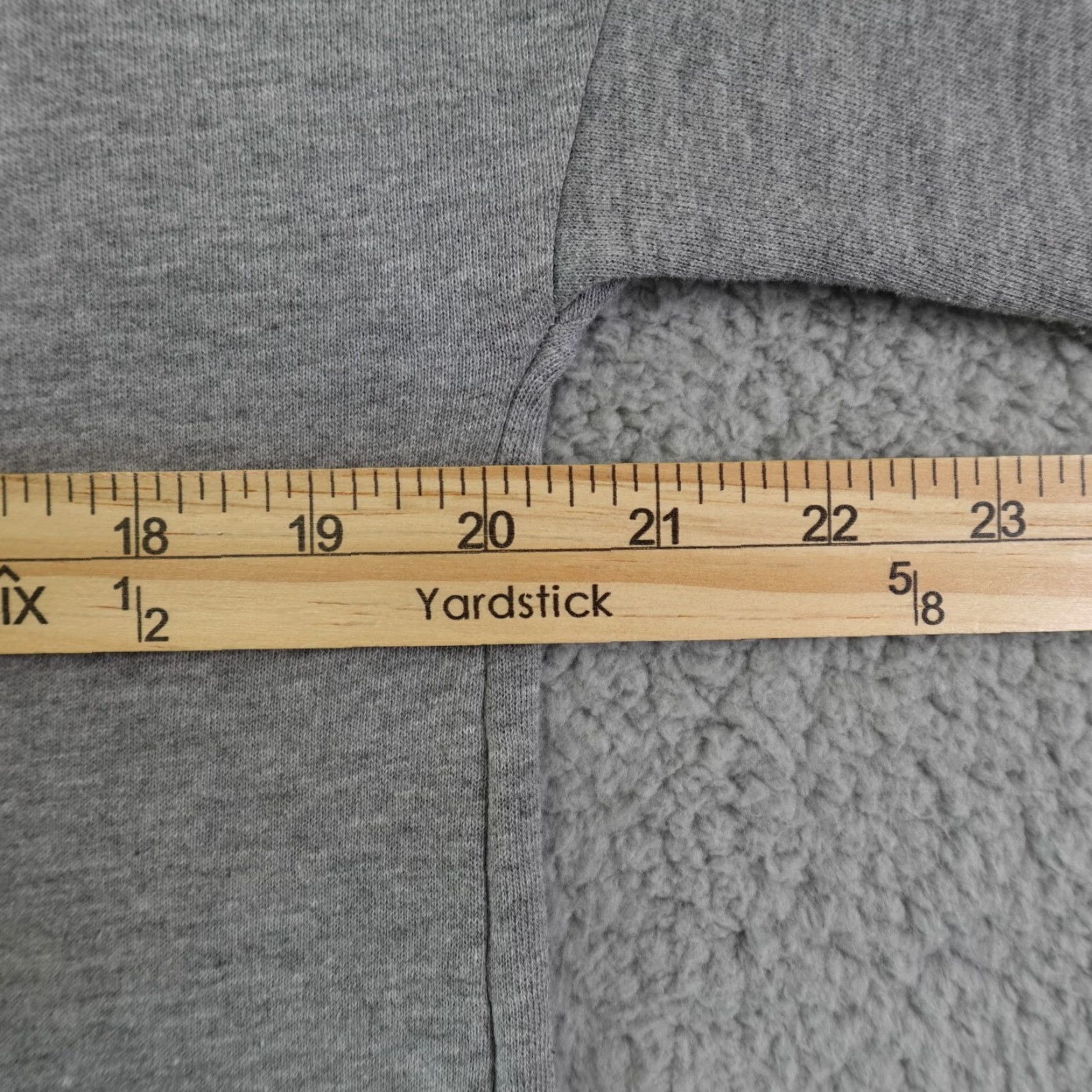 Tommy Hilfiger Tommy Hilfiger Sweatshirt Women Medium Gray Raised Carpet Spell Out Logo Sweater Size M / US 6-8 / IT 42-44 - 5 Thumbnail