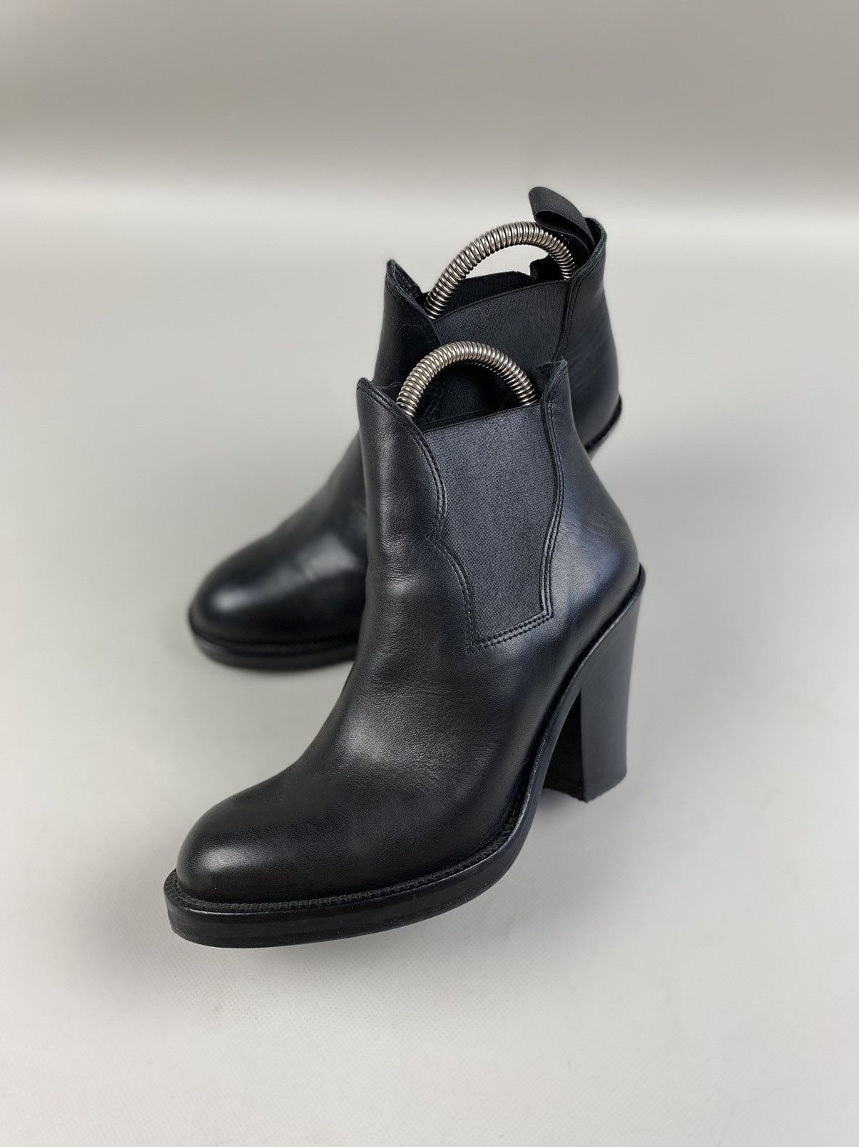 Acne Studios Acne ladies leather heeled boots size 37 Size US 7 / IT 37 - 7 Thumbnail