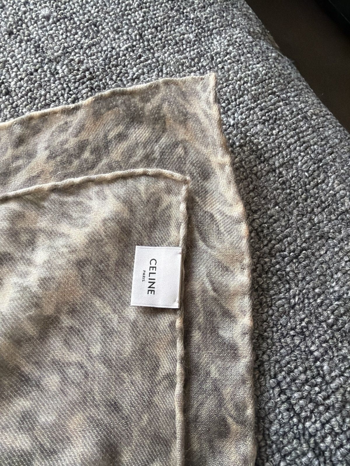 Celine Celine leopard print cashmere scarf Size ONE SIZE - 4 Thumbnail