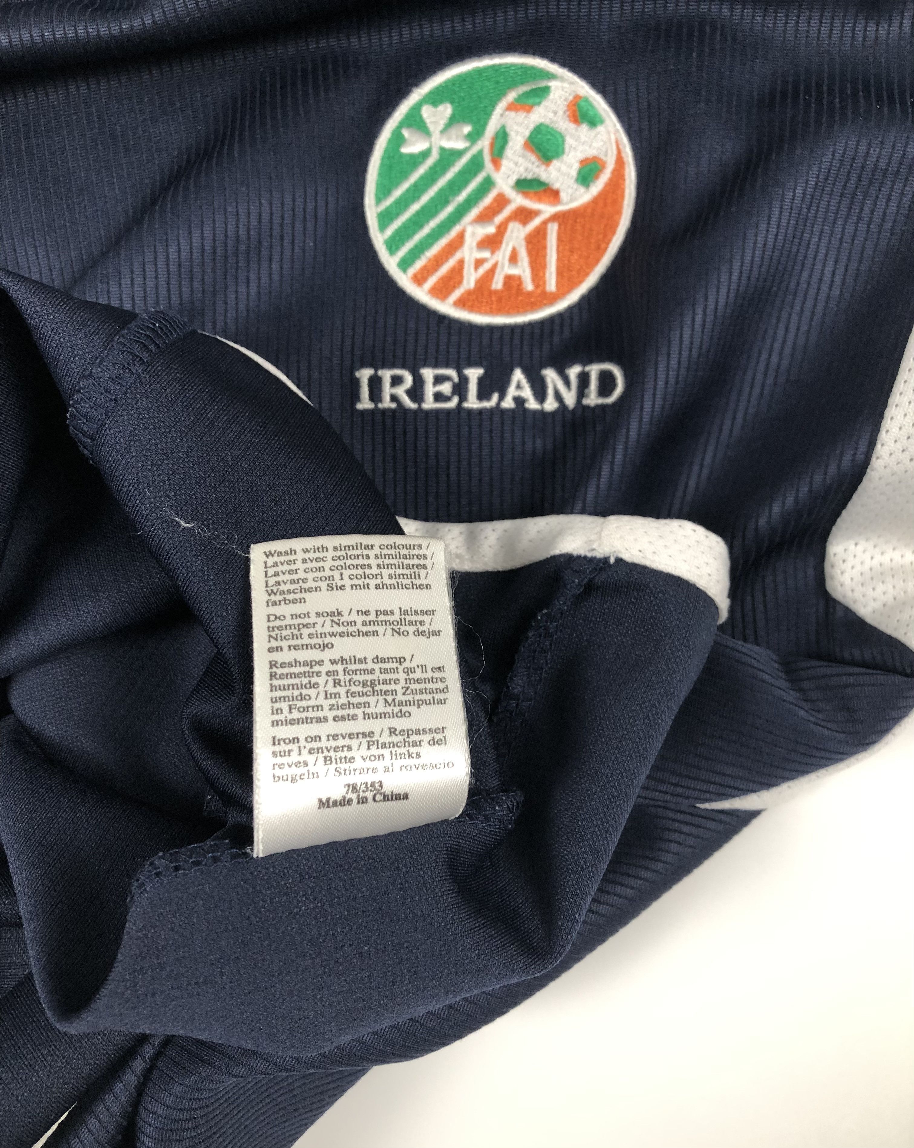 Umbro Umbro Ireland 2001-2002 Training Soccer Jersey Size US S / EU 44-46 / 1 - 7 Thumbnail
