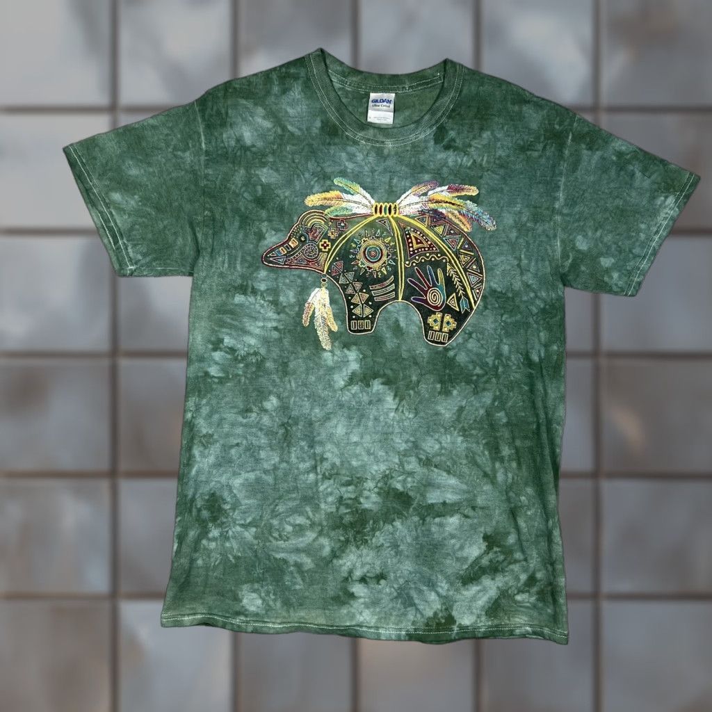Gildan Gildan T-Shirt Native Tribal Tie-Dye Green Bear Feather Puffy Print Mens Medium Shirt M Green 90s Tribal Size M / US 6-8 / IT 42-44 - 1 Thumbnail