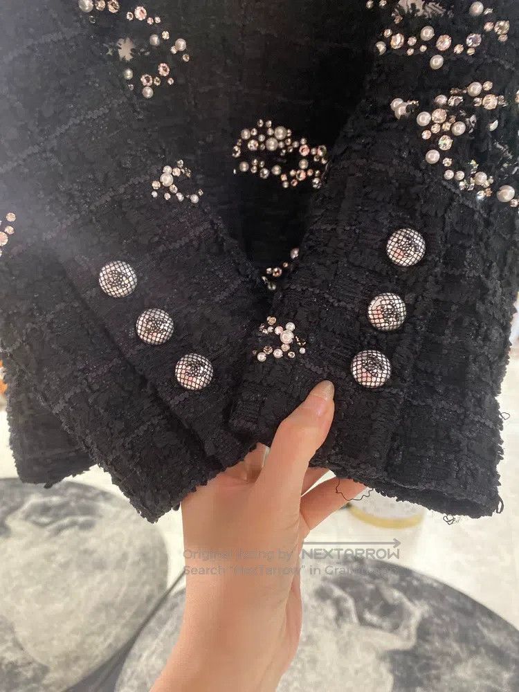 Chanel Chanel Black lapel two-pocket lace button pearl rhinestone Size XS / US 0-2 / IT 36-38 - 6 Thumbnail