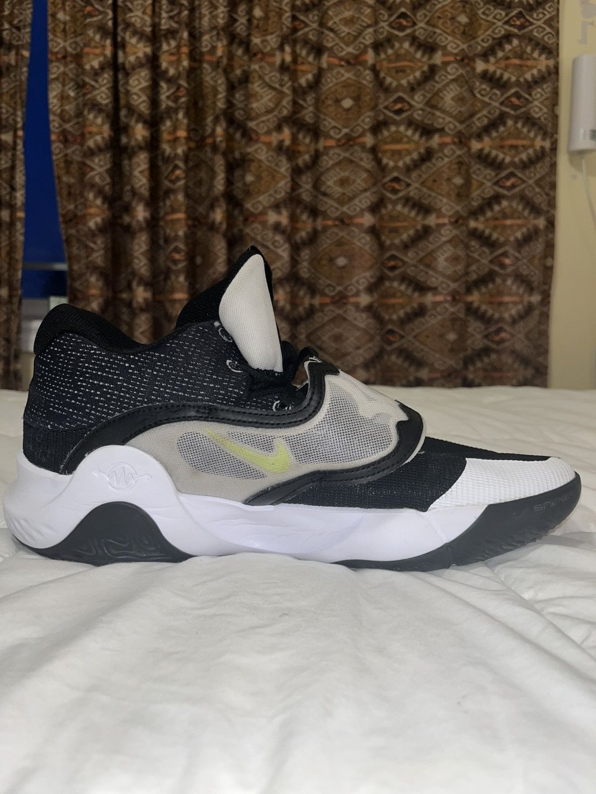 NBA × Nike Nike KD Trey 5X Size 12 Size US 12 / EU 45 - 7 Thumbnail