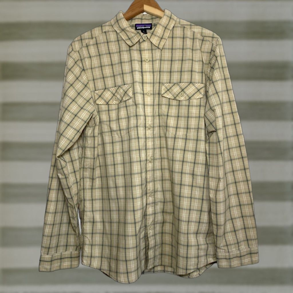 Patagonia Patagonia Men's Shirt Long-Sleeved Plaid Sz M Tan Button-Up Casual Outdoor with Pockets Size US M / EU 48-50 / 2 - 1 Thumbnail