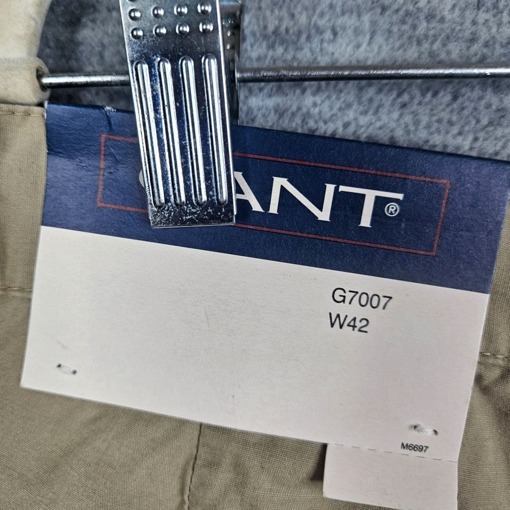 Gant VINTAGE GANT Chino Short Mens 42 Beige Cotton Regular 6in Inseam Button Pockets Logo Adjustable Waist Solid Mid Rise Slim Casual Outdoor 90s Mens Size US 42 / EU 58 - 3 Thumbnail