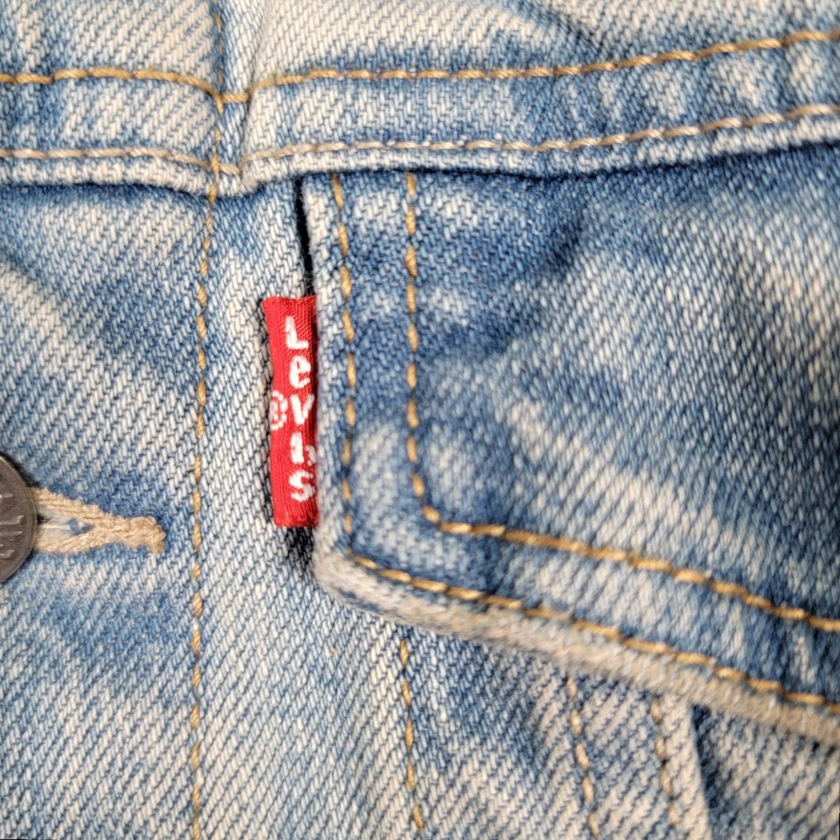 Levi's VINTAGE Levi's Limited Edition Men's Medium Blue Multi-Patched Denim Jacket Jacket Size US M / EU 48-50 / 2 - 5 Thumbnail