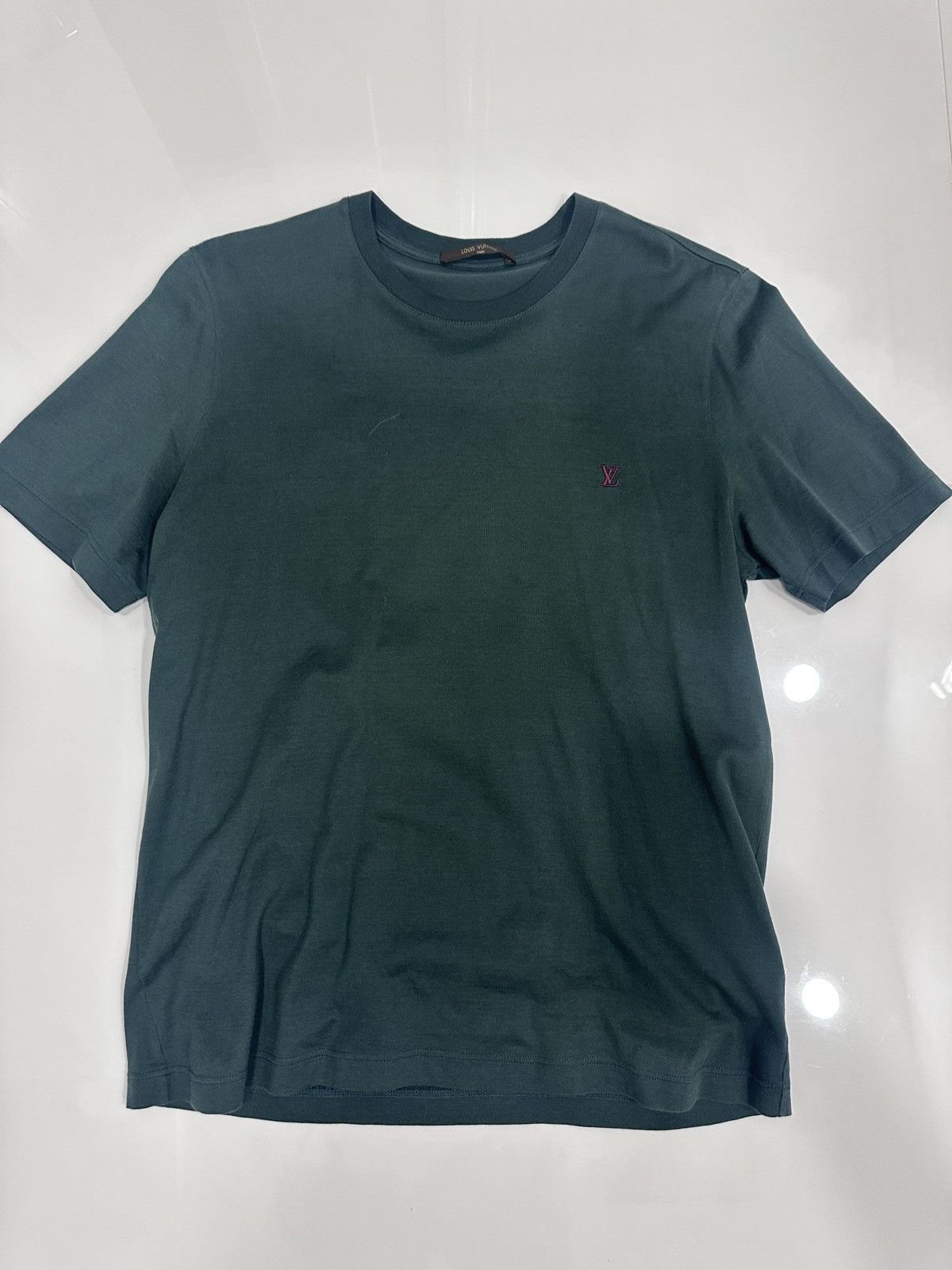 Louis Vuitton Louis Vuitton LV Tshirt Size L Green Like New Size US L / EU 52-54 / 3 - 1 Thumbnail
