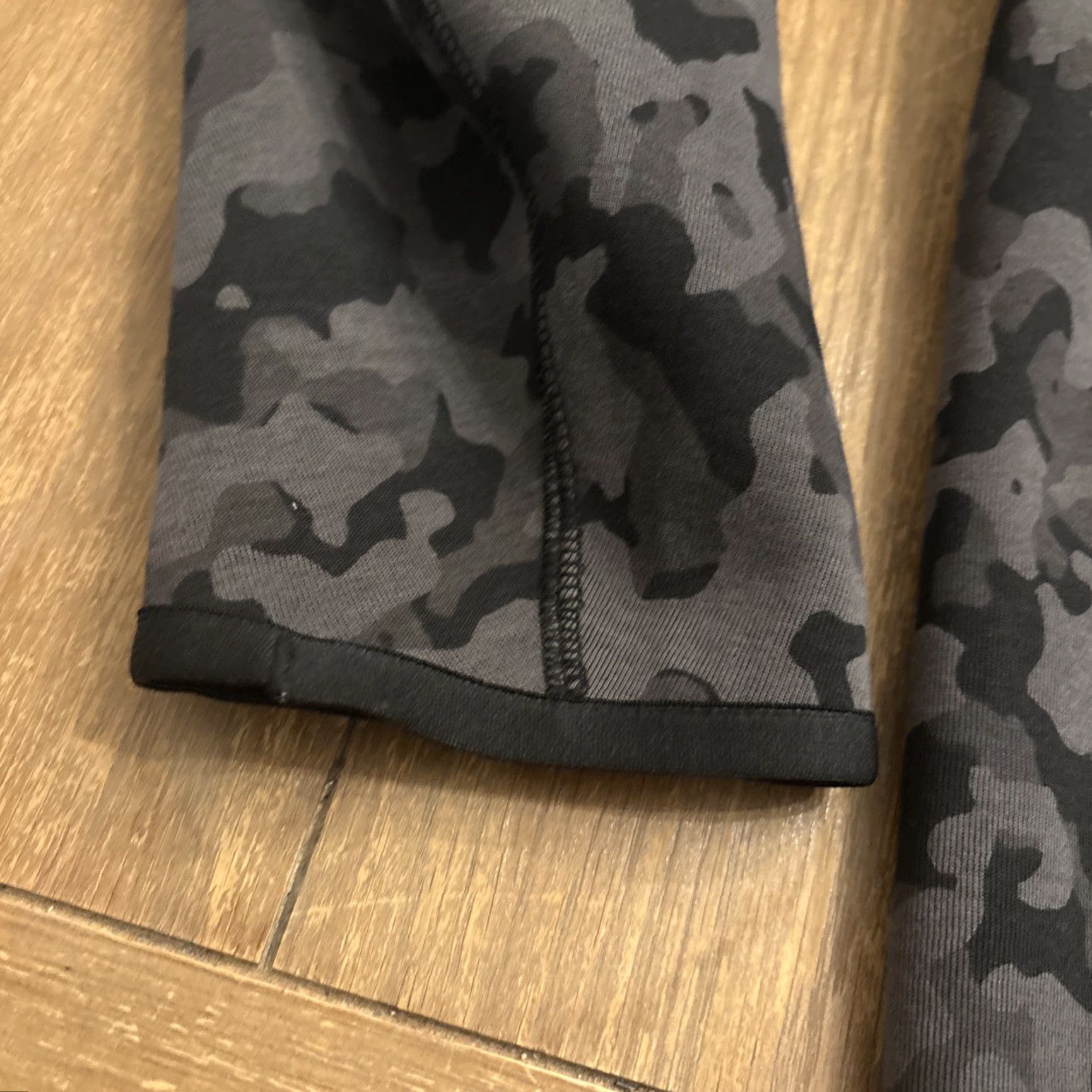 Nike Nike Tech Fleece Full Zip Hooded Jacket Black/Gray Camo CJ5975-010 Size 2XL Mens Hoodie Full Zip Camouflage 90s? Size US XXL / EU 58 / 5 - 3 Thumbnail