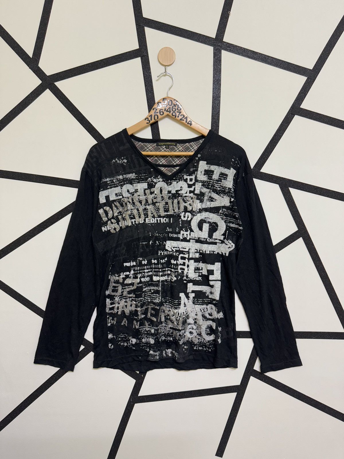 If Six Was Nine DANGEROUS WARNING SITUATION V NECK Size US S / EU 44-46 / 1 - 1 Thumbnail