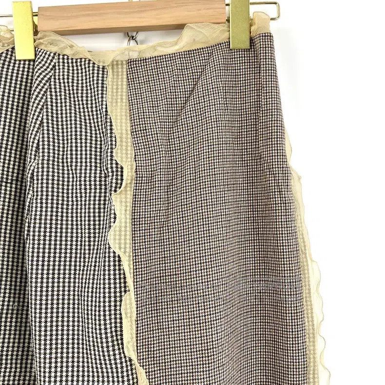 Fendi Fendi Three-dimensional lace checkered skirt Size 42" / US 20 - 4 Thumbnail