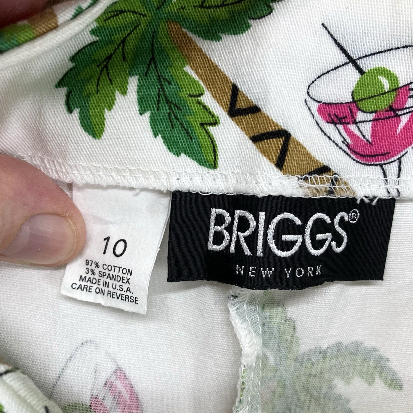 Gloverall VINTAGE Briggs New York Women's Capri Pants 10 High Rise White Pink Martini Pattern 80s 90s Summer Fashion Size 32" / US 10 / IT 46 - 3 Thumbnail
